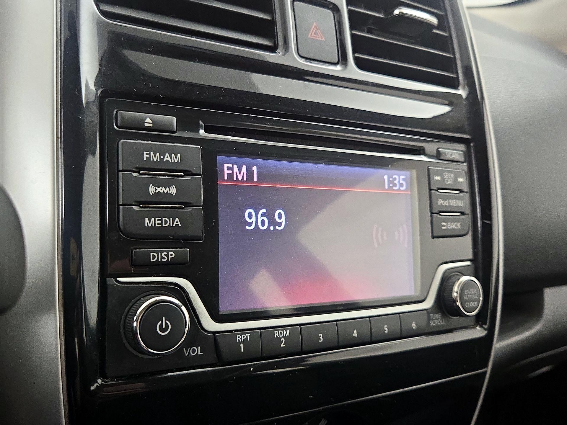 Thumbnail: 2017 Nissan Versa Note - 15