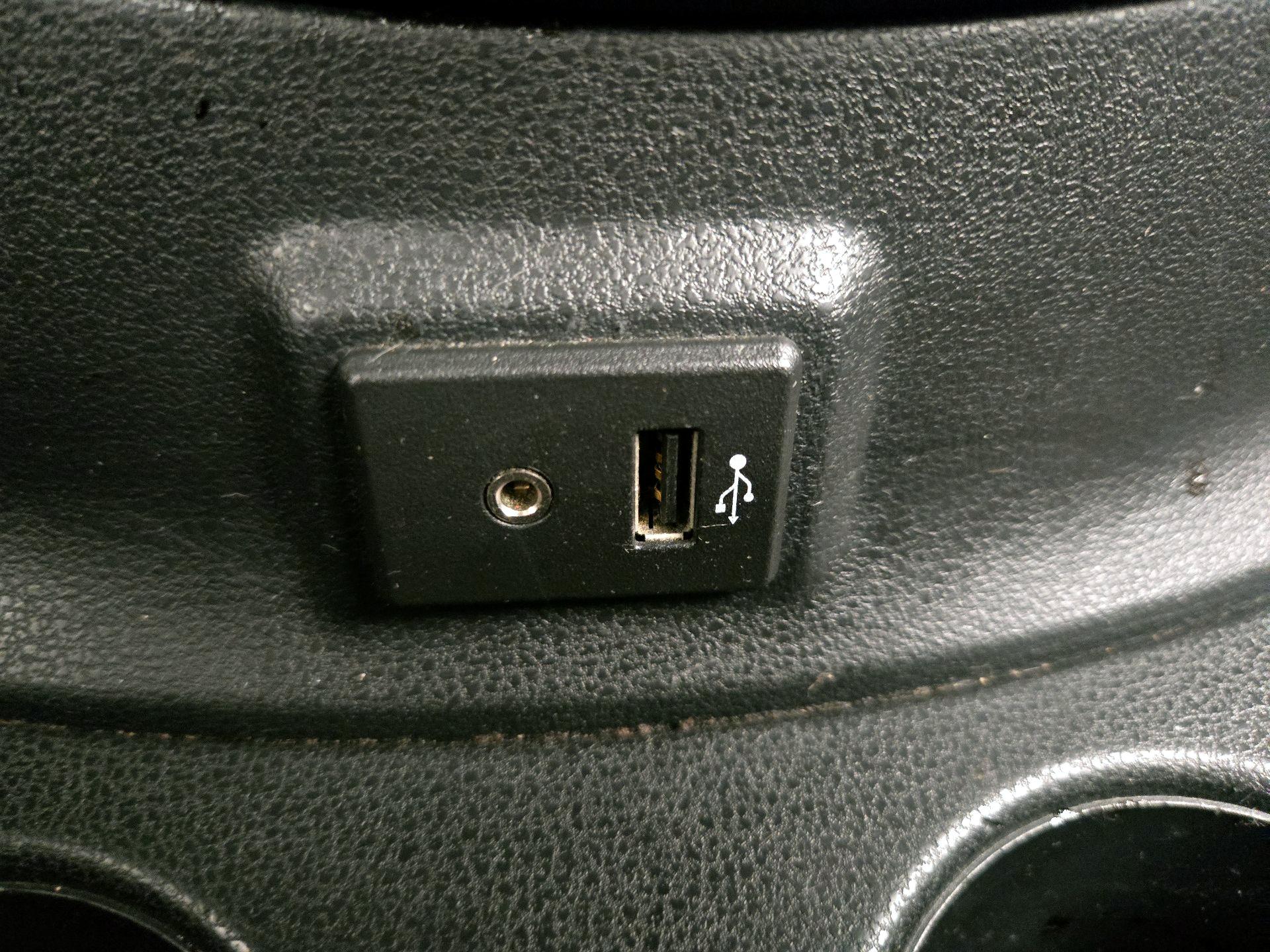 Thumbnail: 2017 Nissan Versa Note - 18