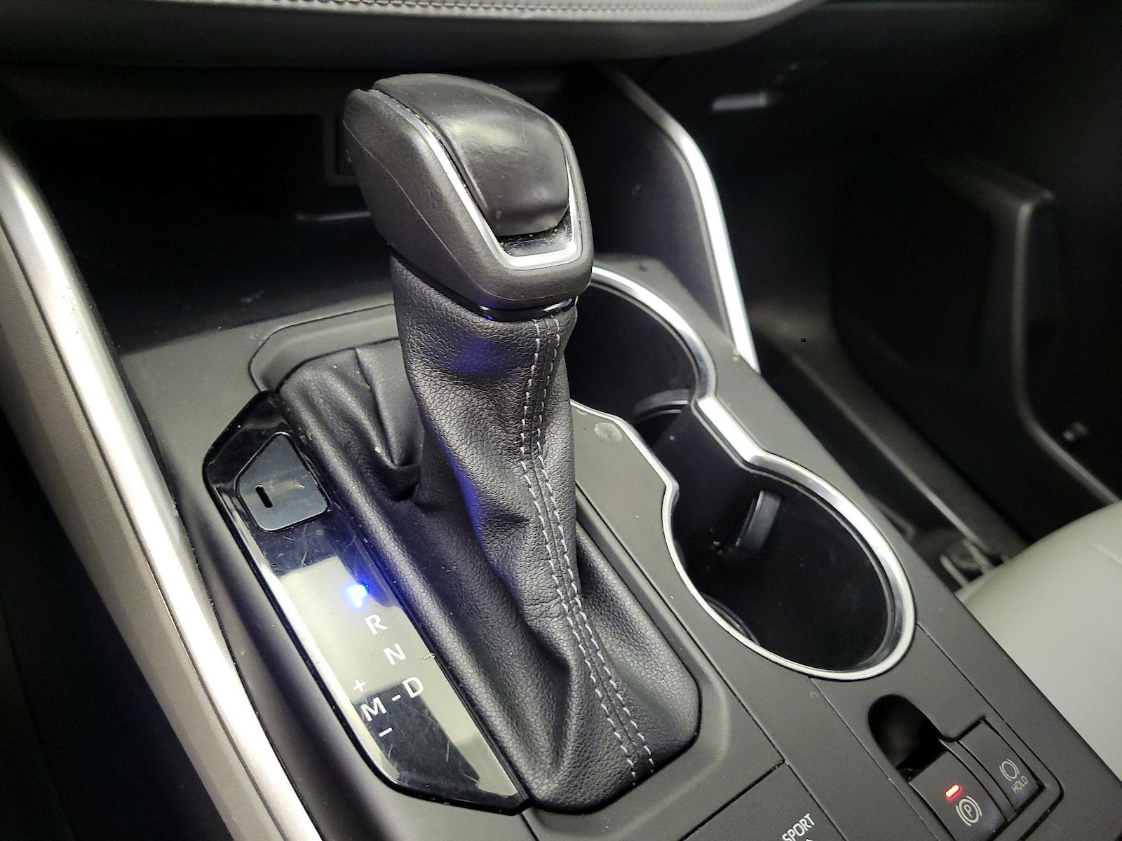 2022 Toyota Highlander XLE - Photo 18