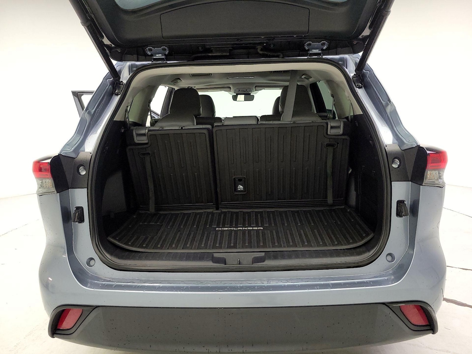 2022 Toyota Highlander XLE - Photo 22