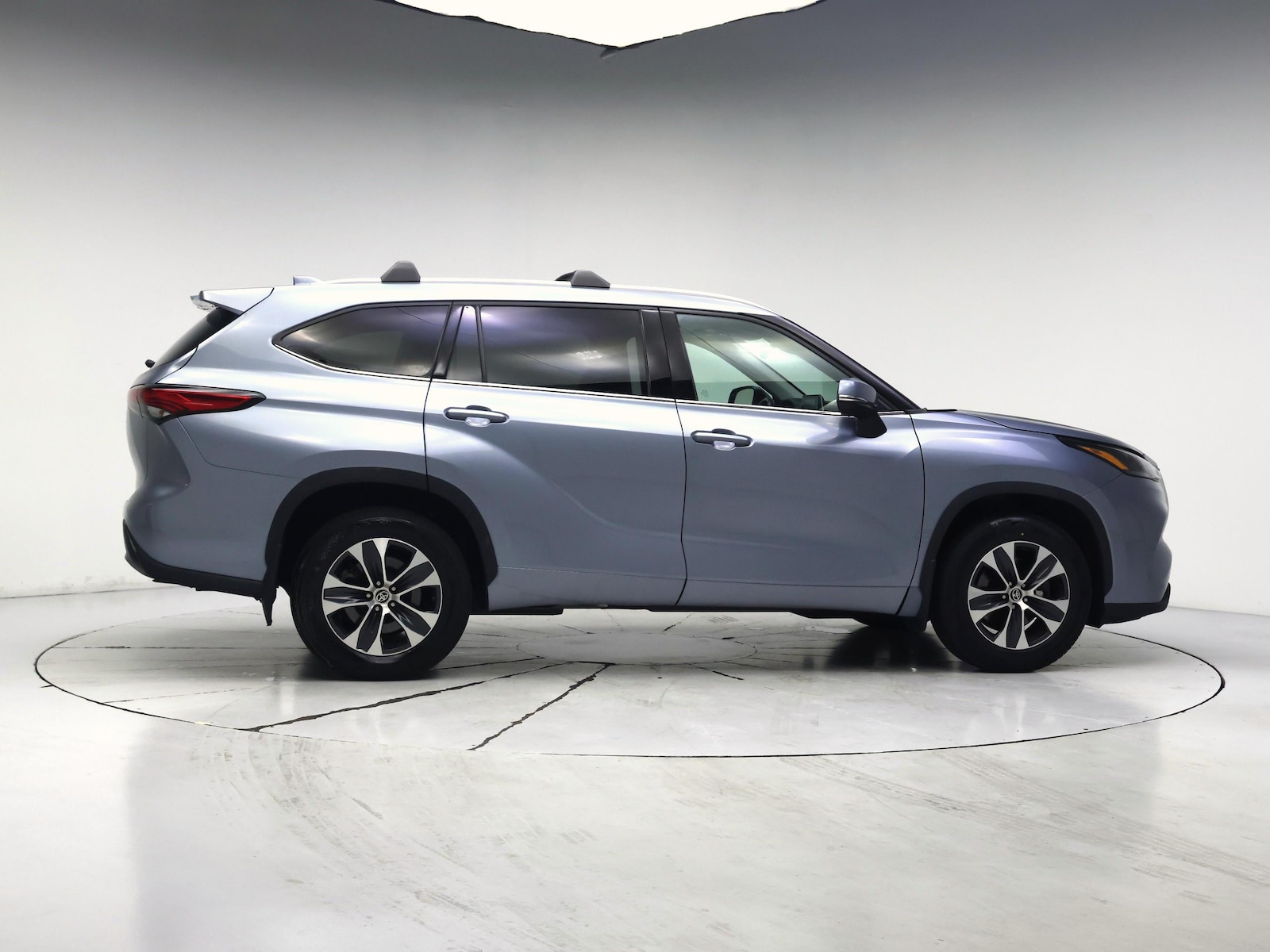 2022 Toyota Highlander XLE - Photo 8