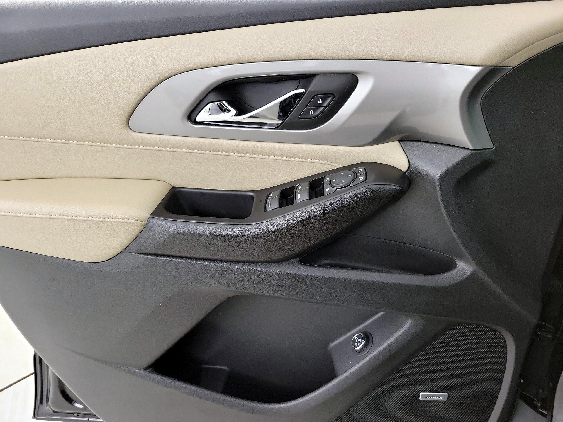 Thumbnail: 2023 Chevrolet Traverse - 12