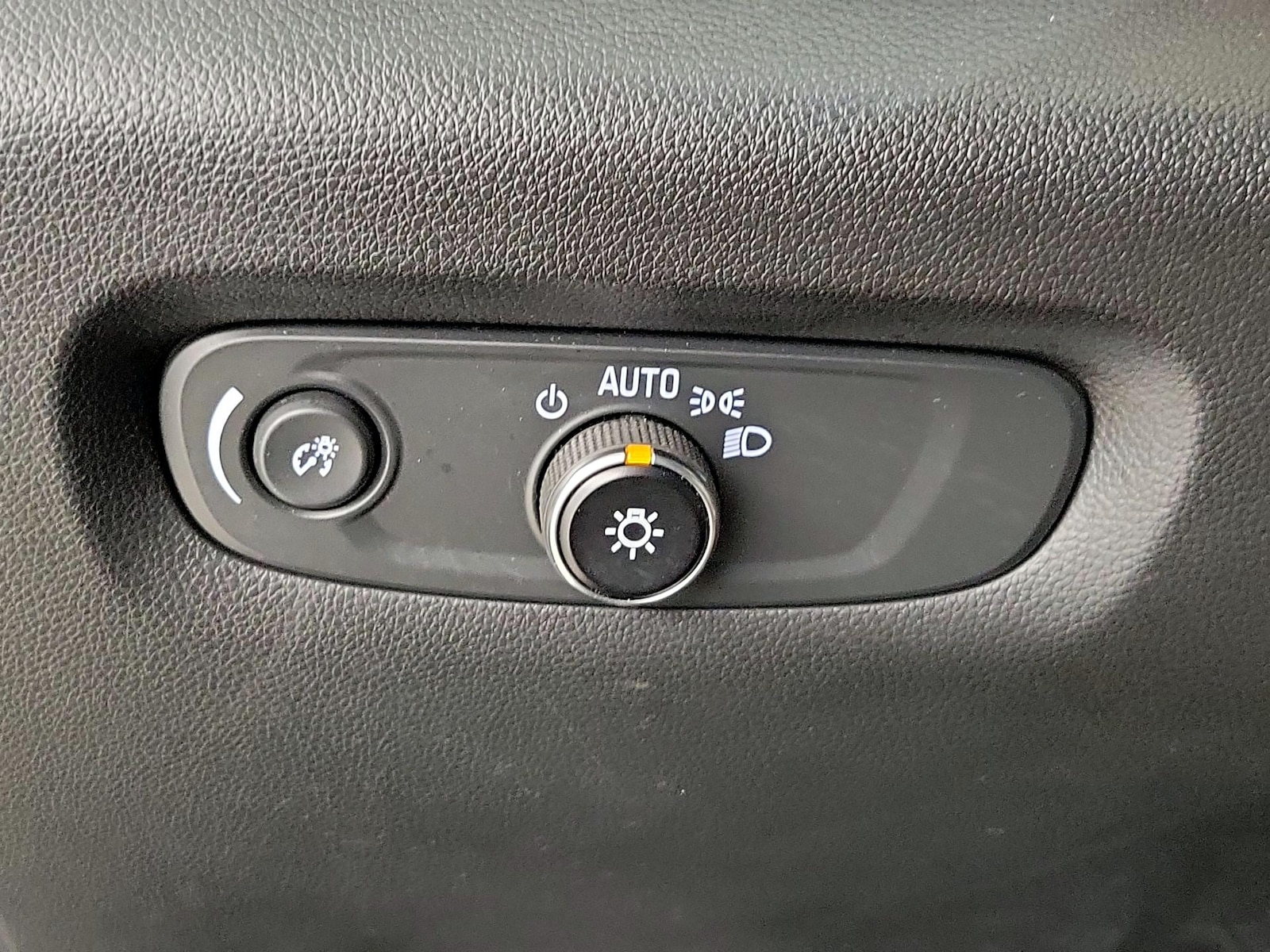 2023 Chevrolet Traverse 3LT - Photo 14
