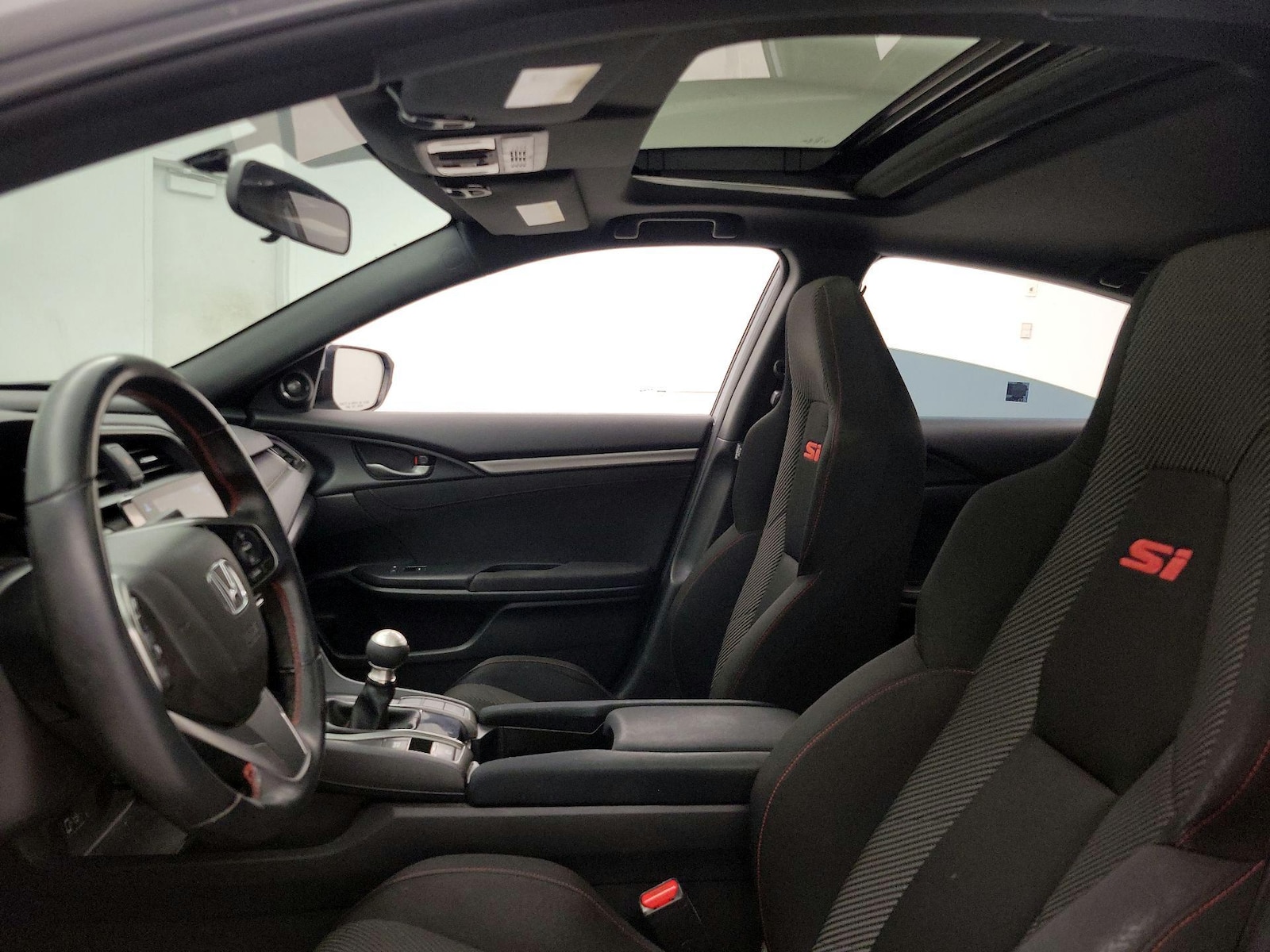 Sunroof(s) & Overhead Airbags