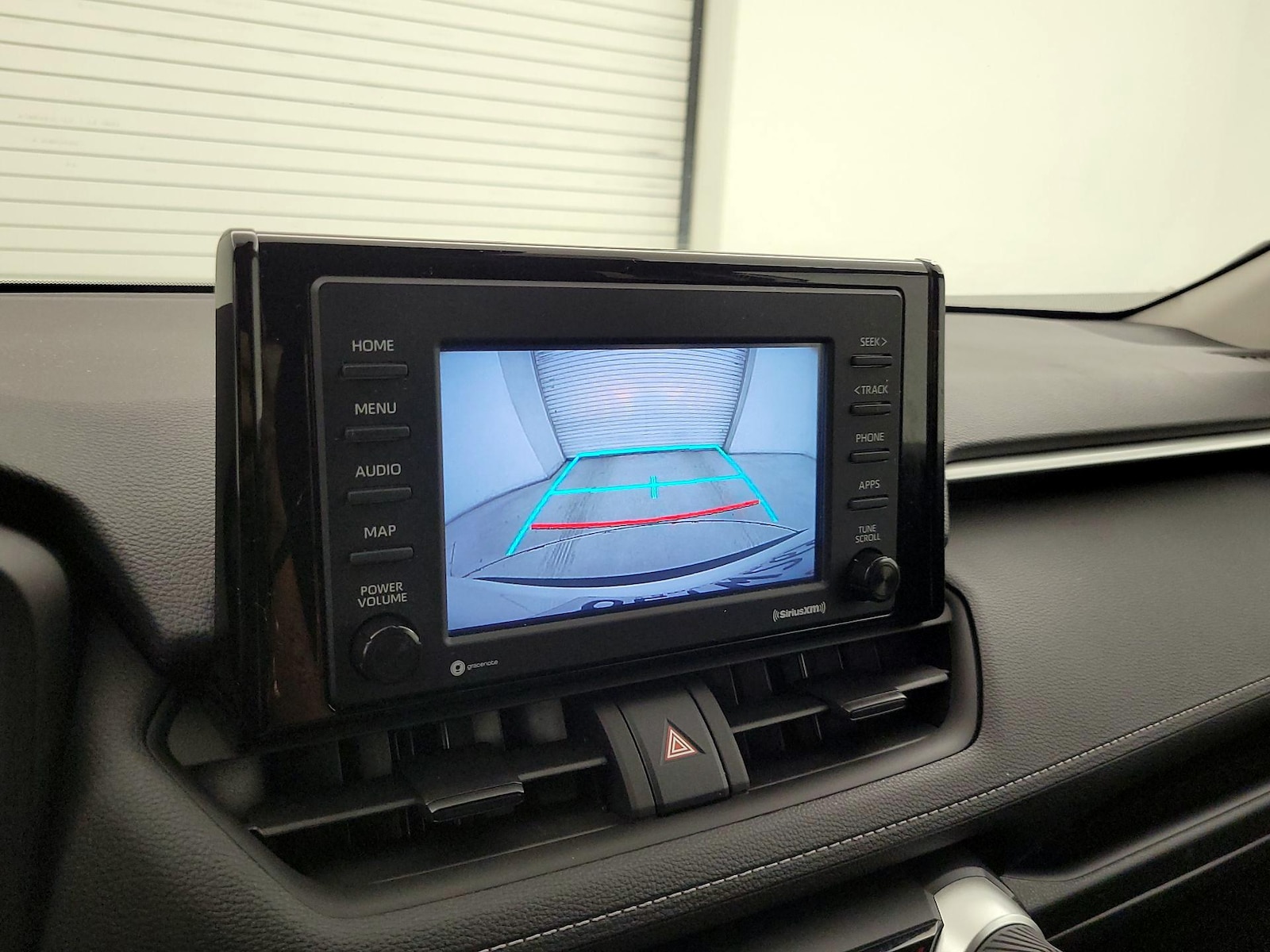 2022 Toyota RAV4 LE - Photo 15
