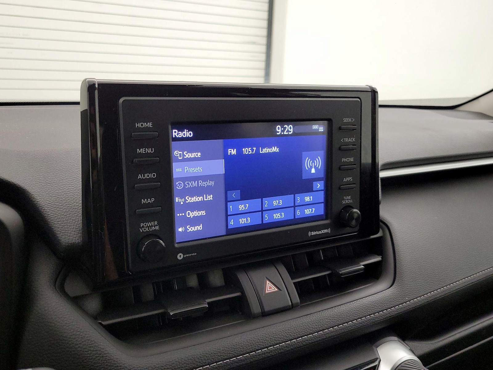2022 Toyota RAV4 LE - Photo 16