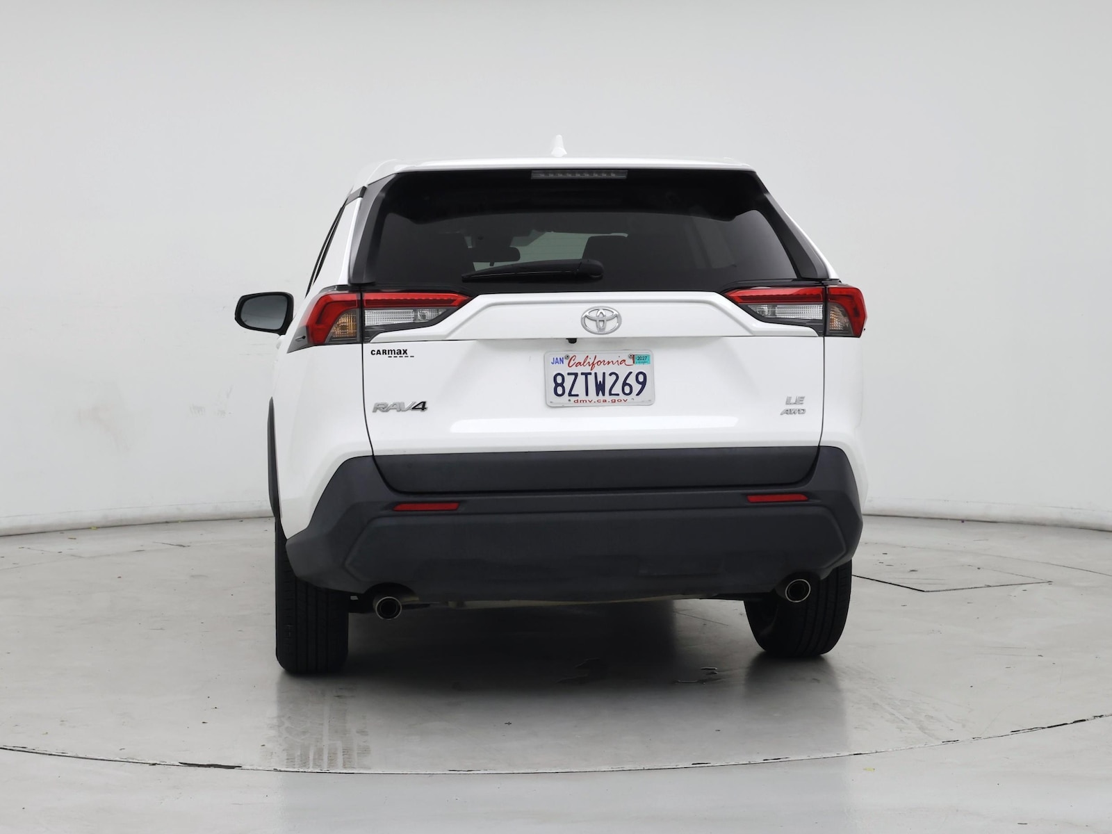2022 Toyota RAV4 LE - Photo 7