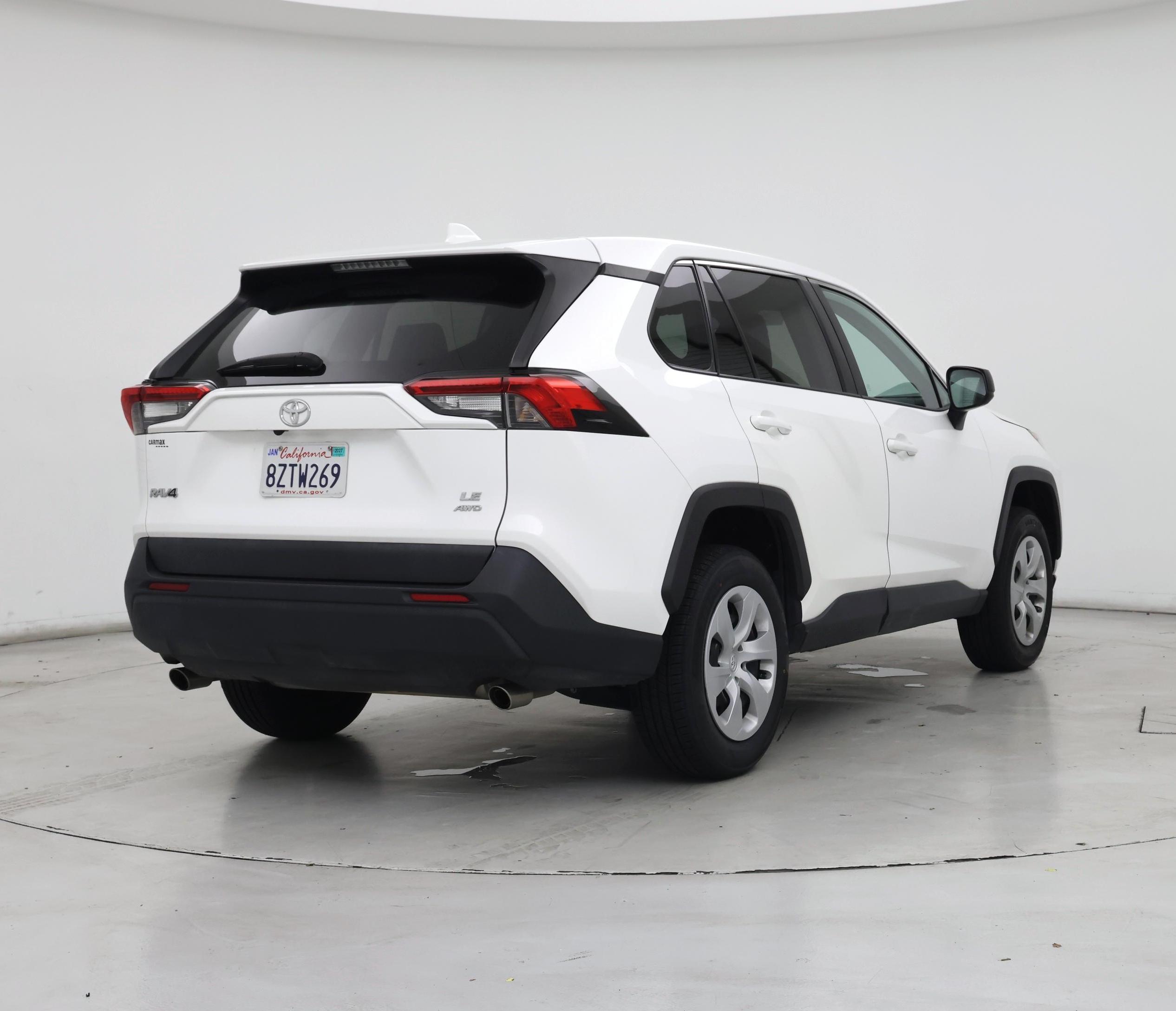 Thumbnail: 2022 Toyota RAV4 - 8