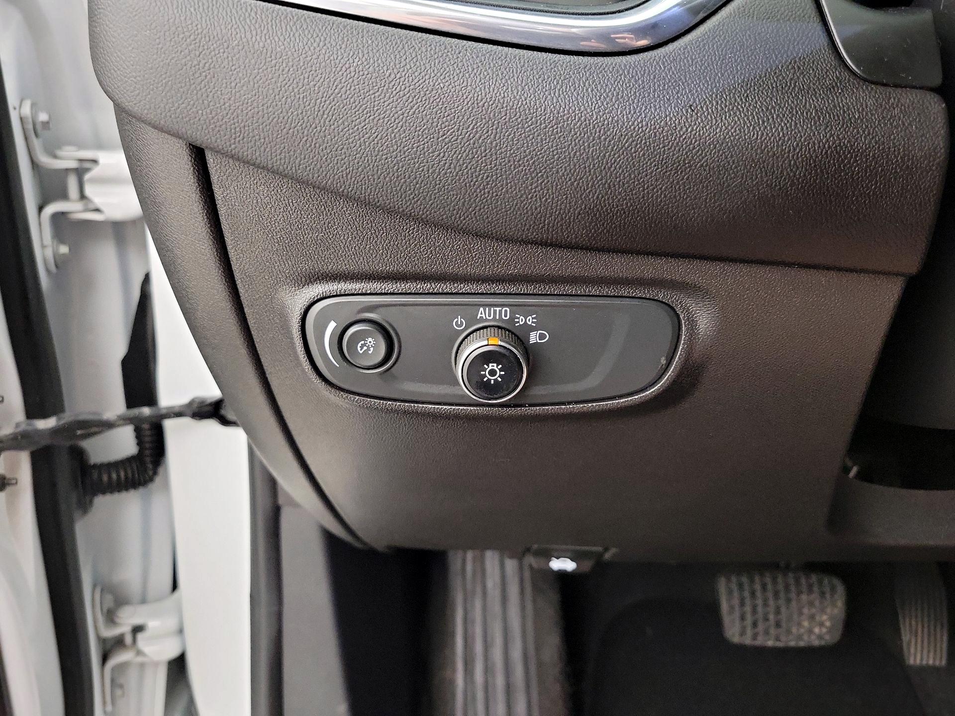 Thumbnail: 2020 Chevrolet Equinox - 13