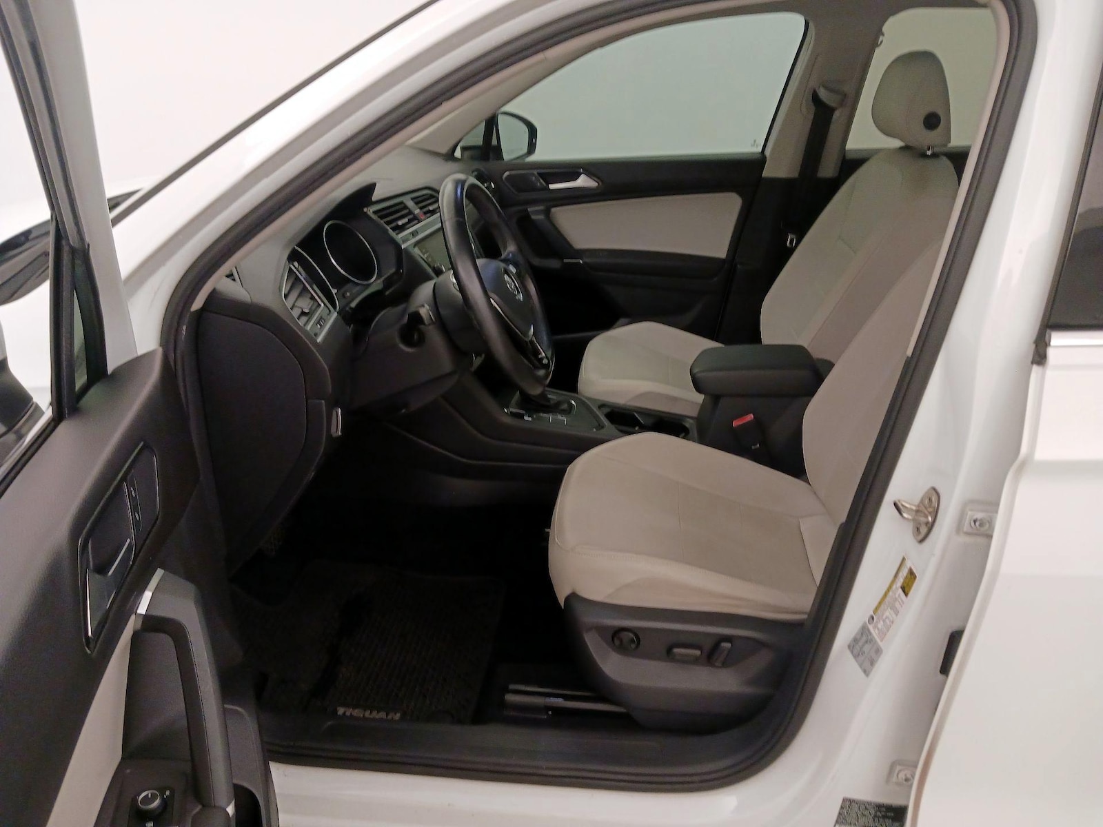2018 Volkswagen Tiguan SE - Photo 12