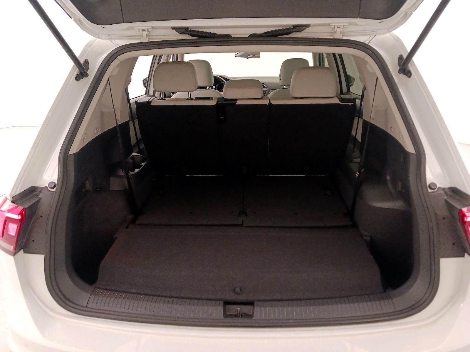 2018 Volkswagen Tiguan SE - Photo 24