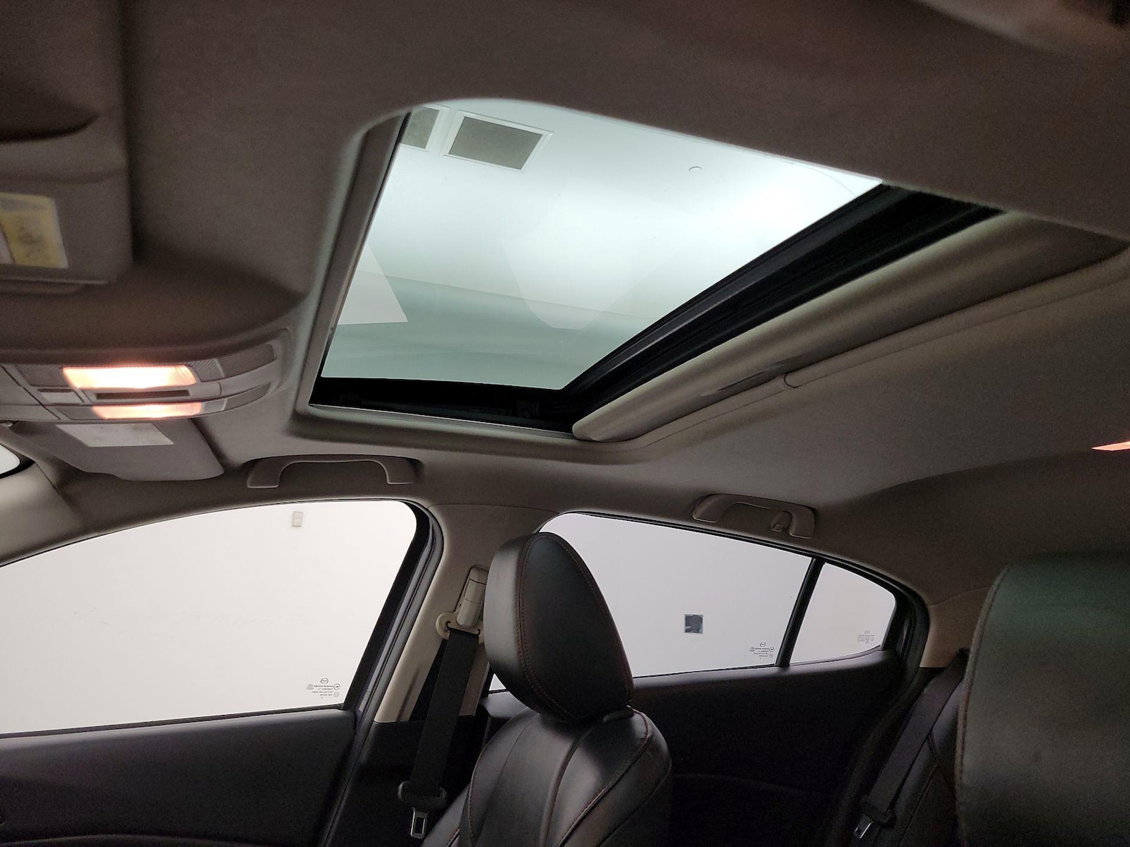 Sunroof(s) & Overhead Airbags