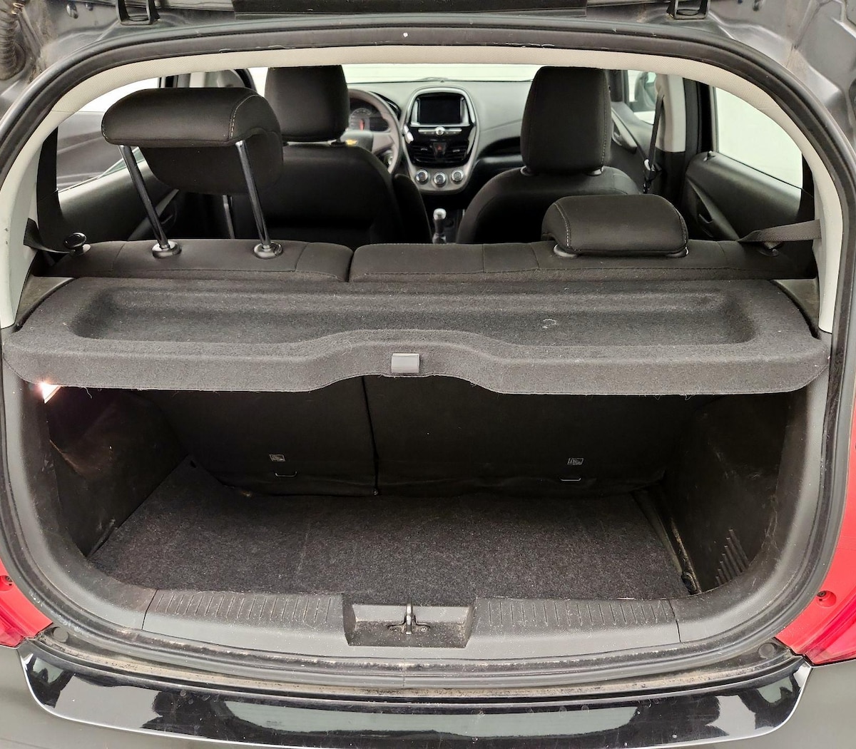 Trunk/Cargo (Seats Up)