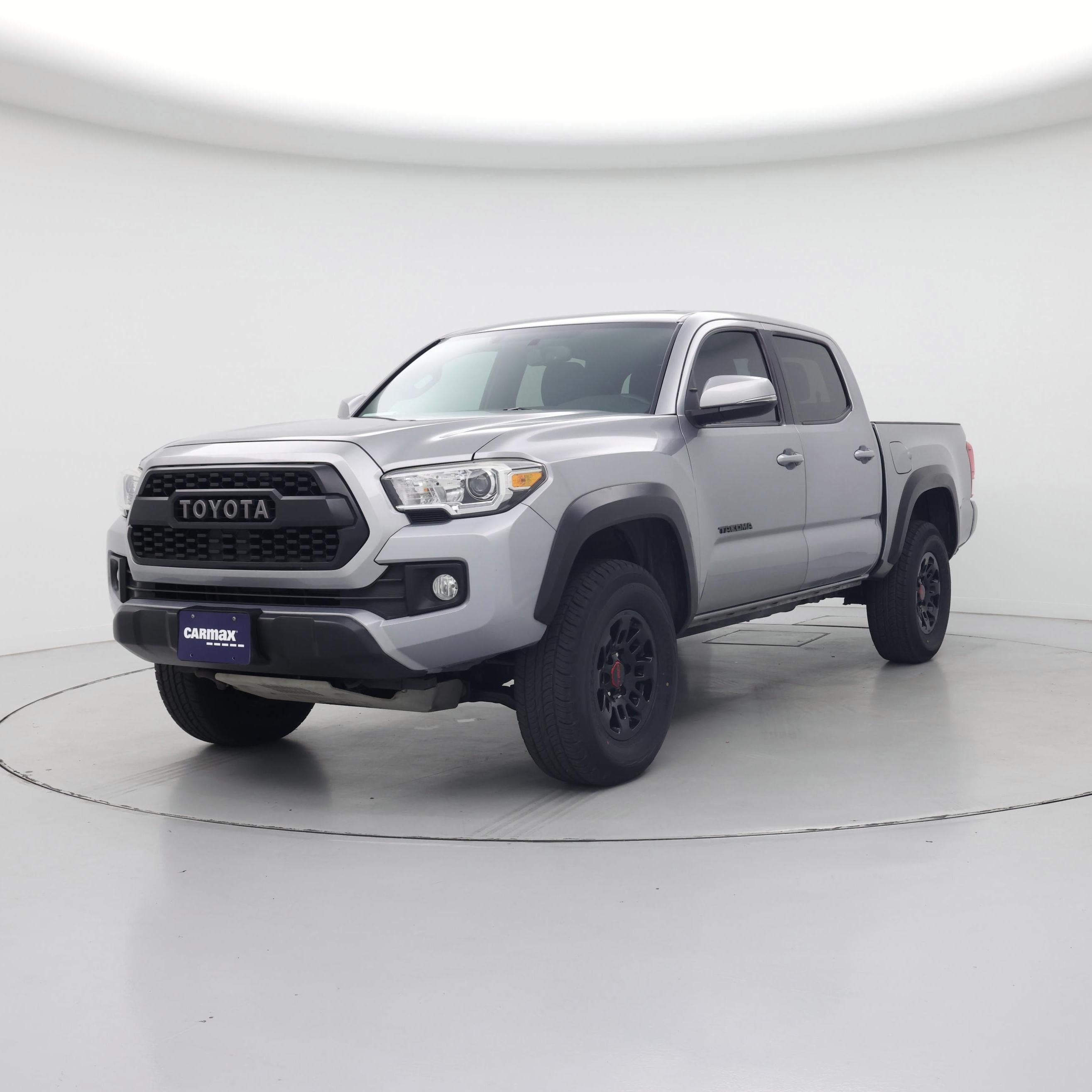 Thumbnail: 2017 Toyota Tacoma - 4