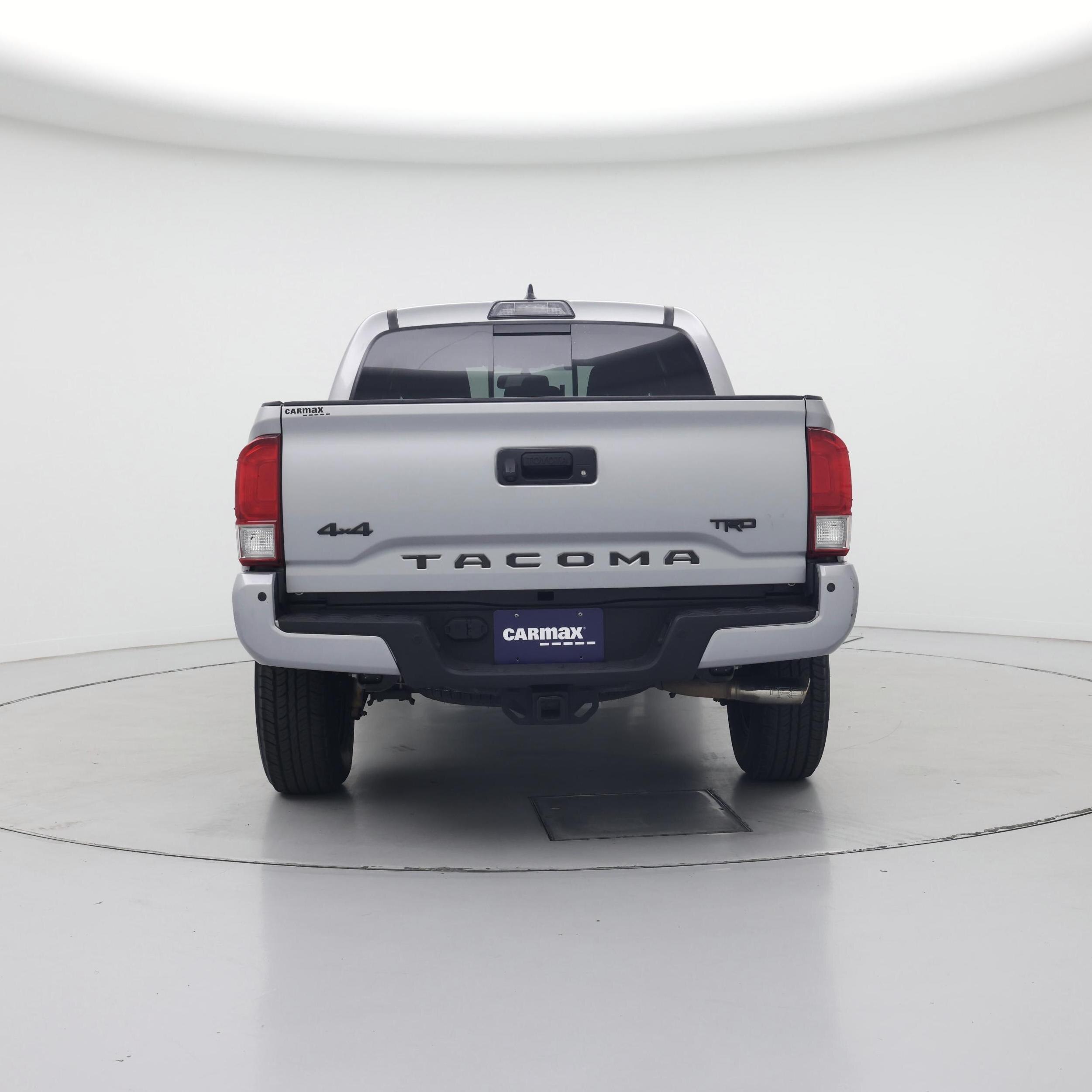 Thumbnail: 2017 Toyota Tacoma - 6