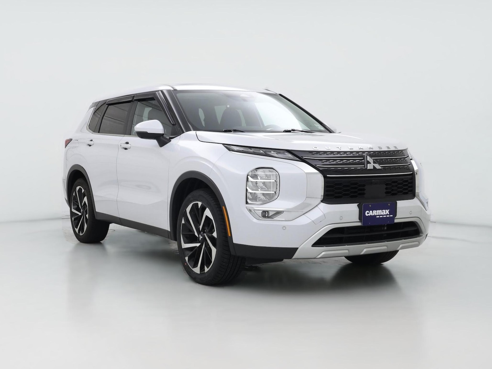 2024 Mitsubishi Outlander SE - Photo 1