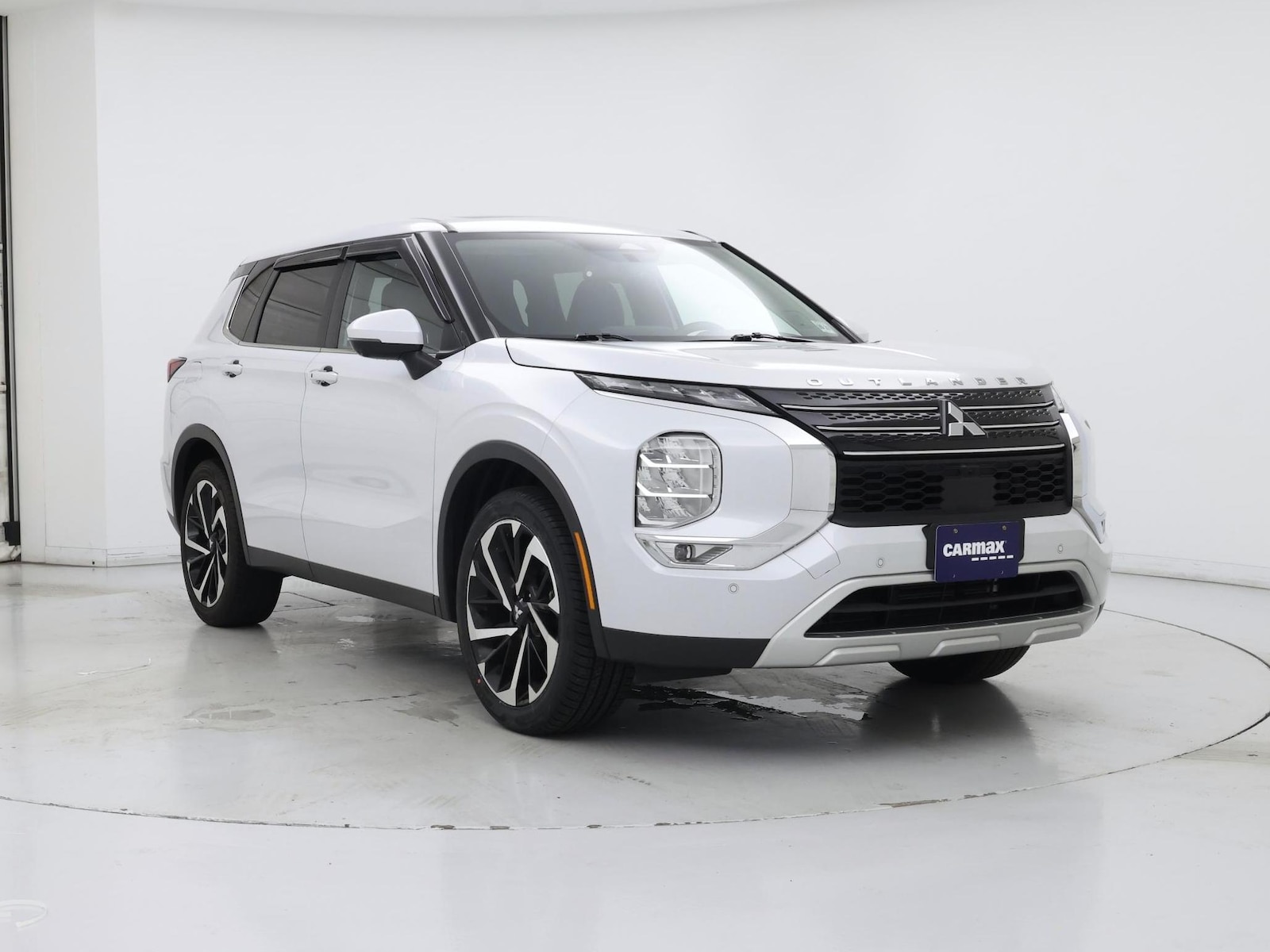 2024 Mitsubishi Outlander SE - Photo 2