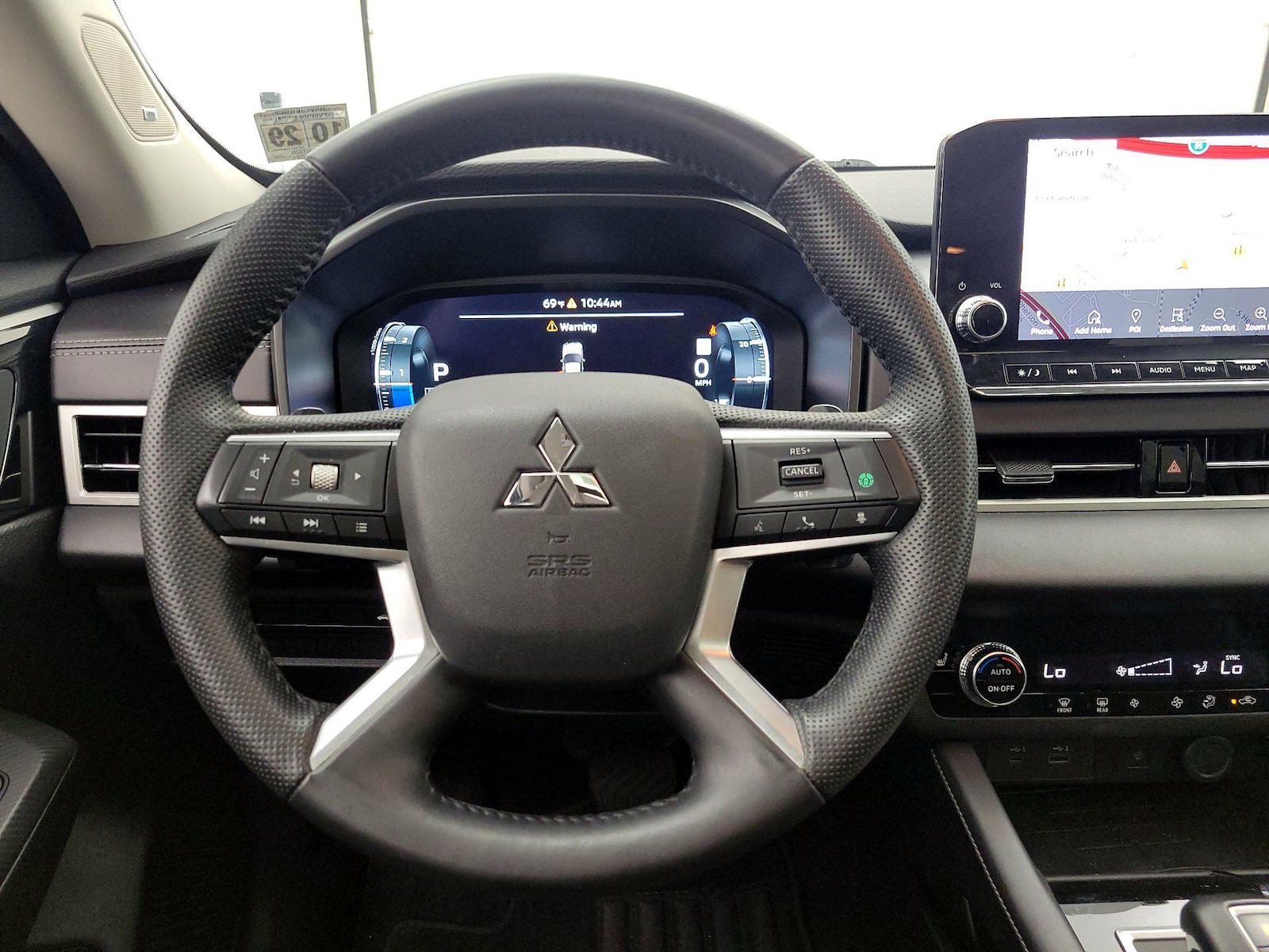 2024 Mitsubishi Outlander SE - Photo 11