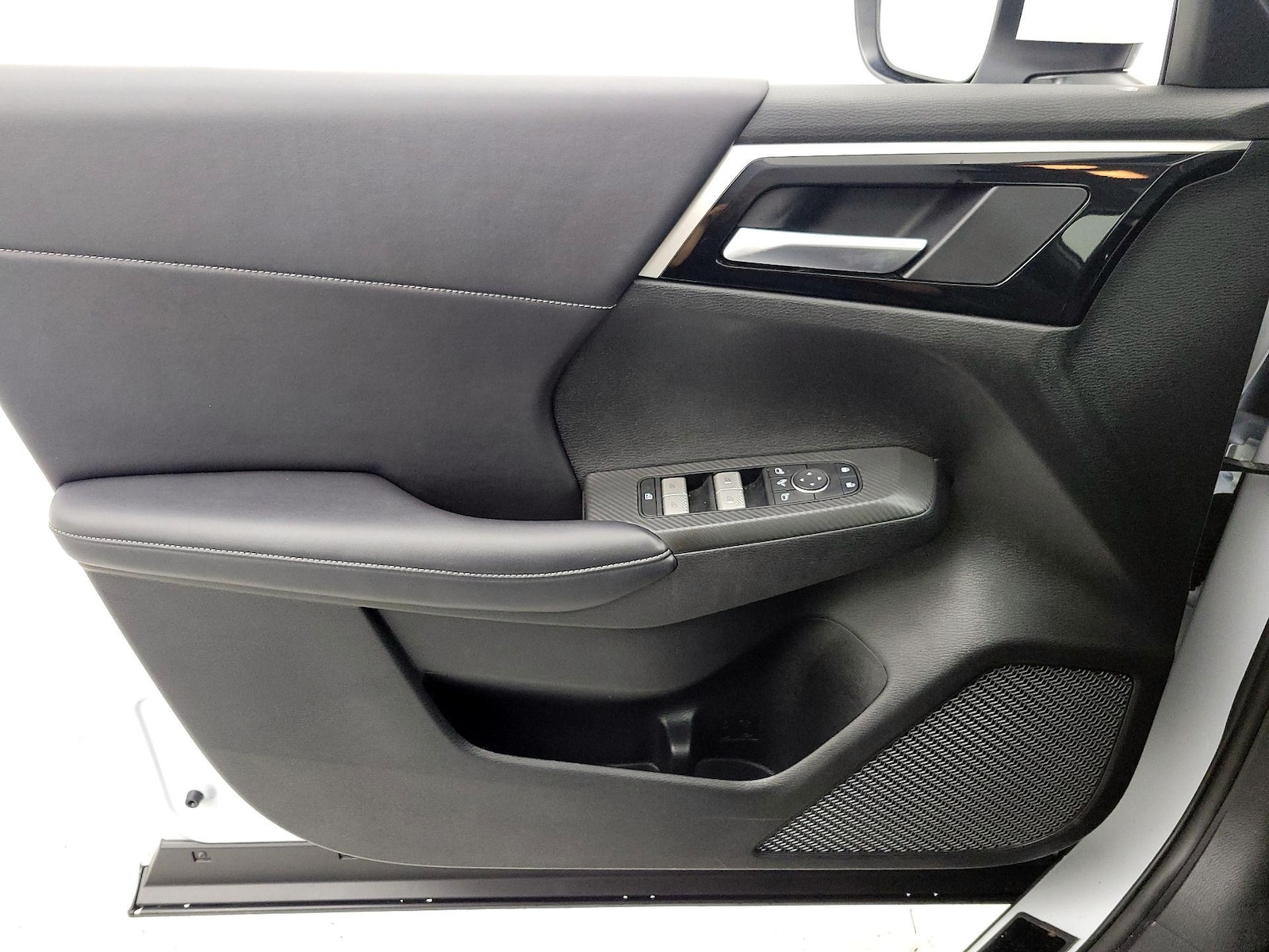 2024 Mitsubishi Outlander SE - Photo 13