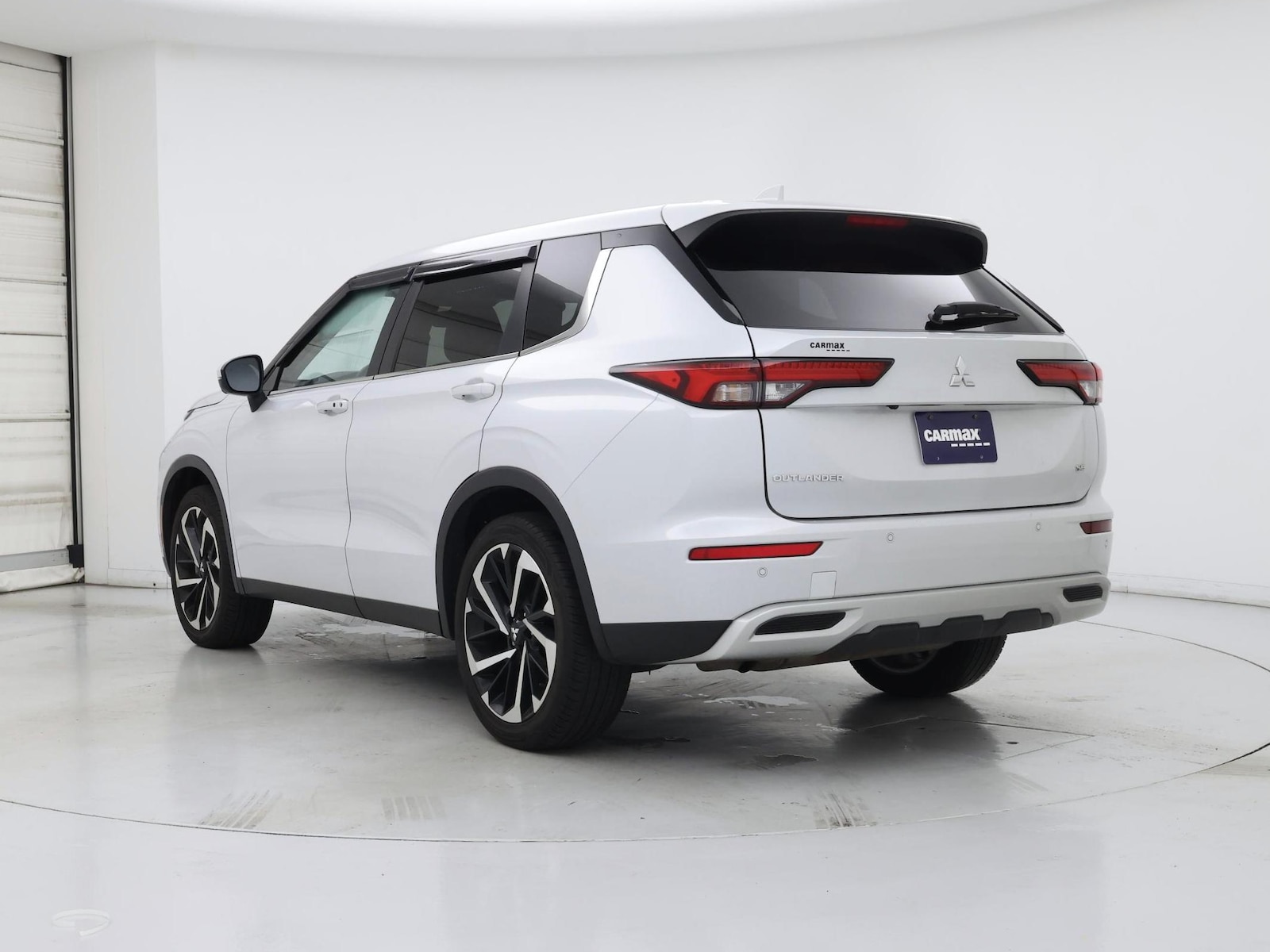 2024 Mitsubishi Outlander SE - Photo 3