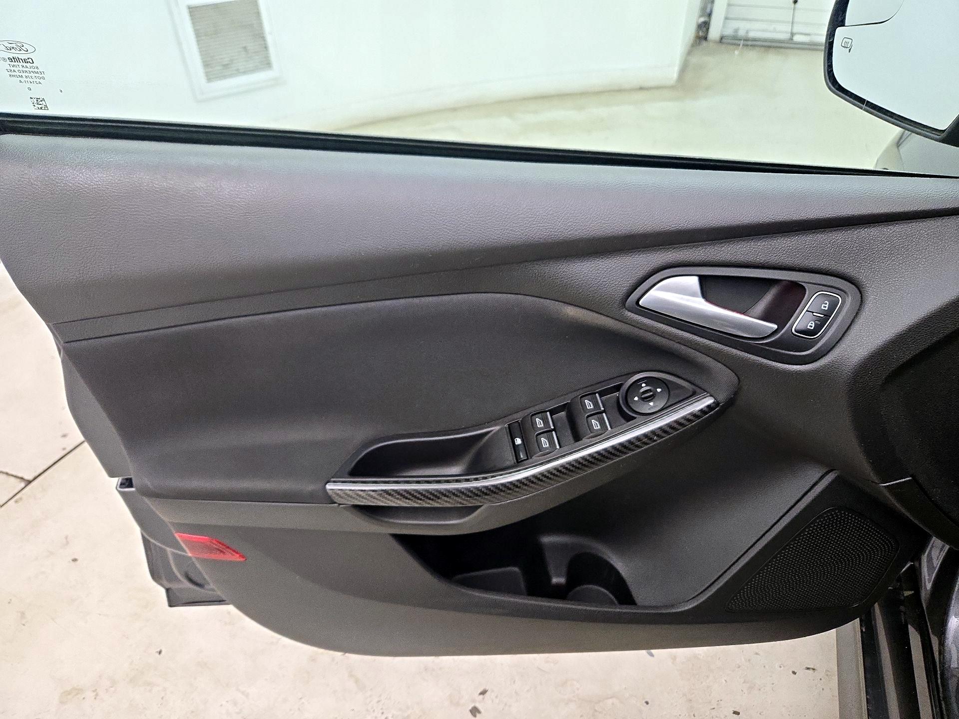 Thumbnail: 2016 Ford Focus - 12