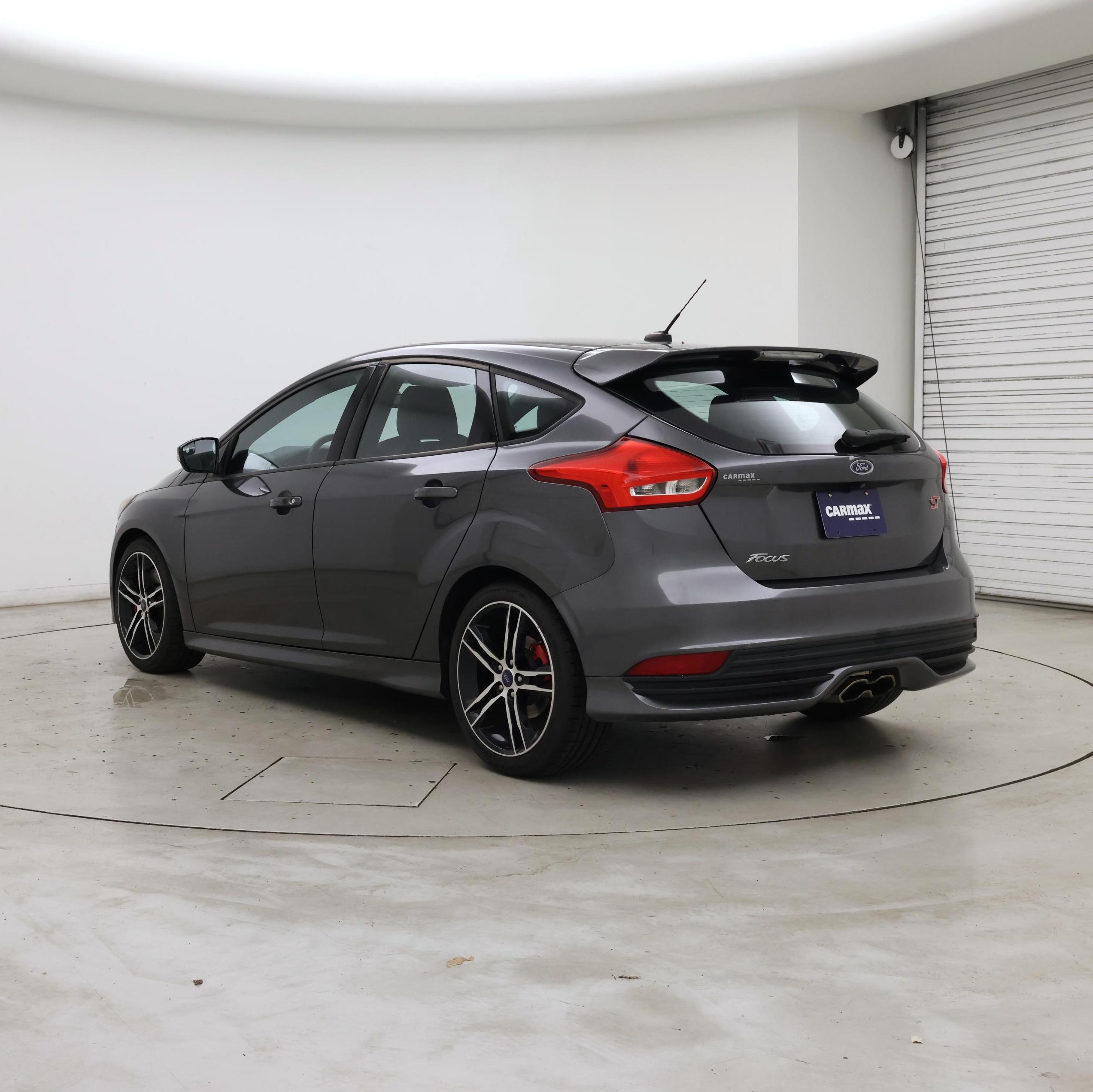 Thumbnail: 2016 Ford Focus - 2