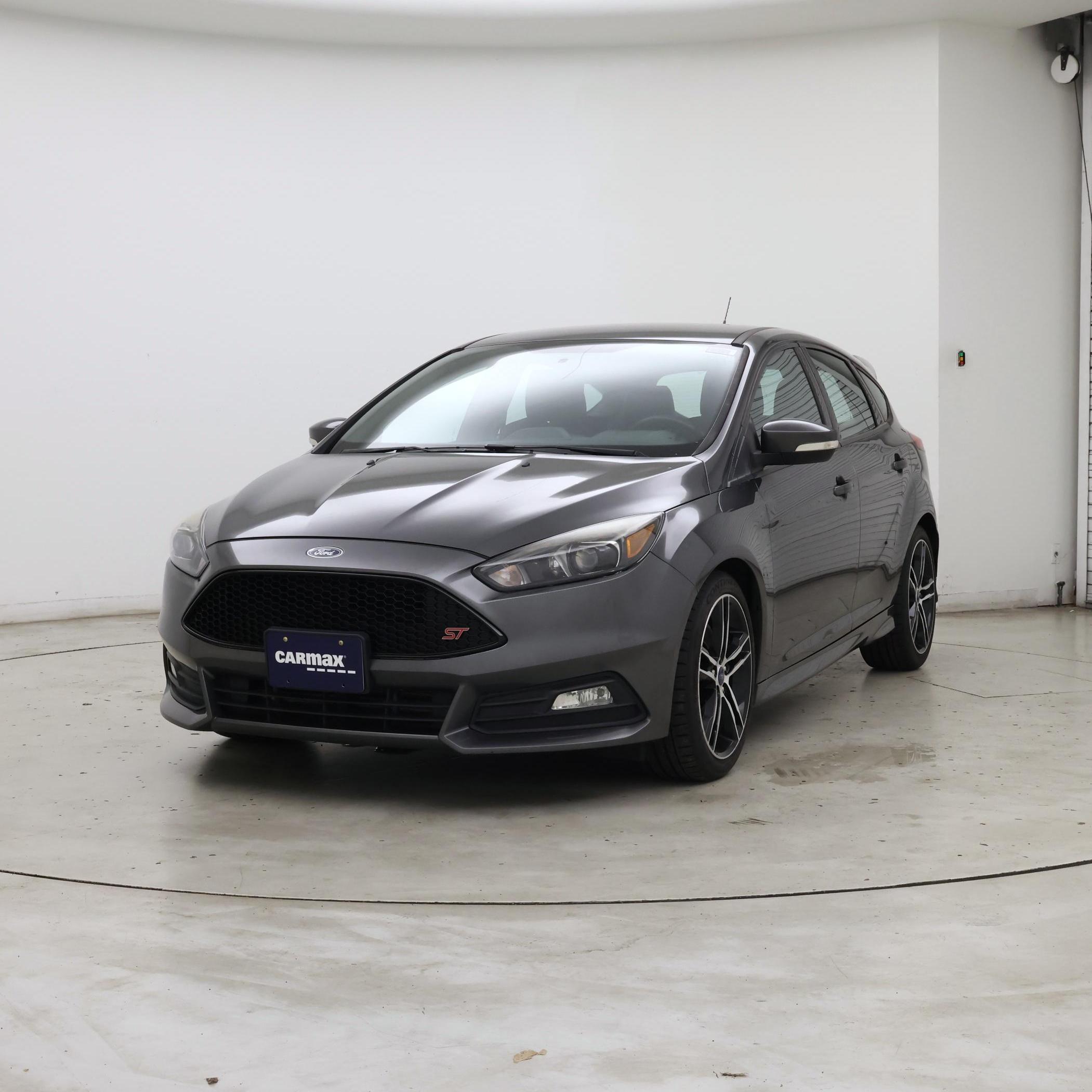Thumbnail: 2016 Ford Focus - 4