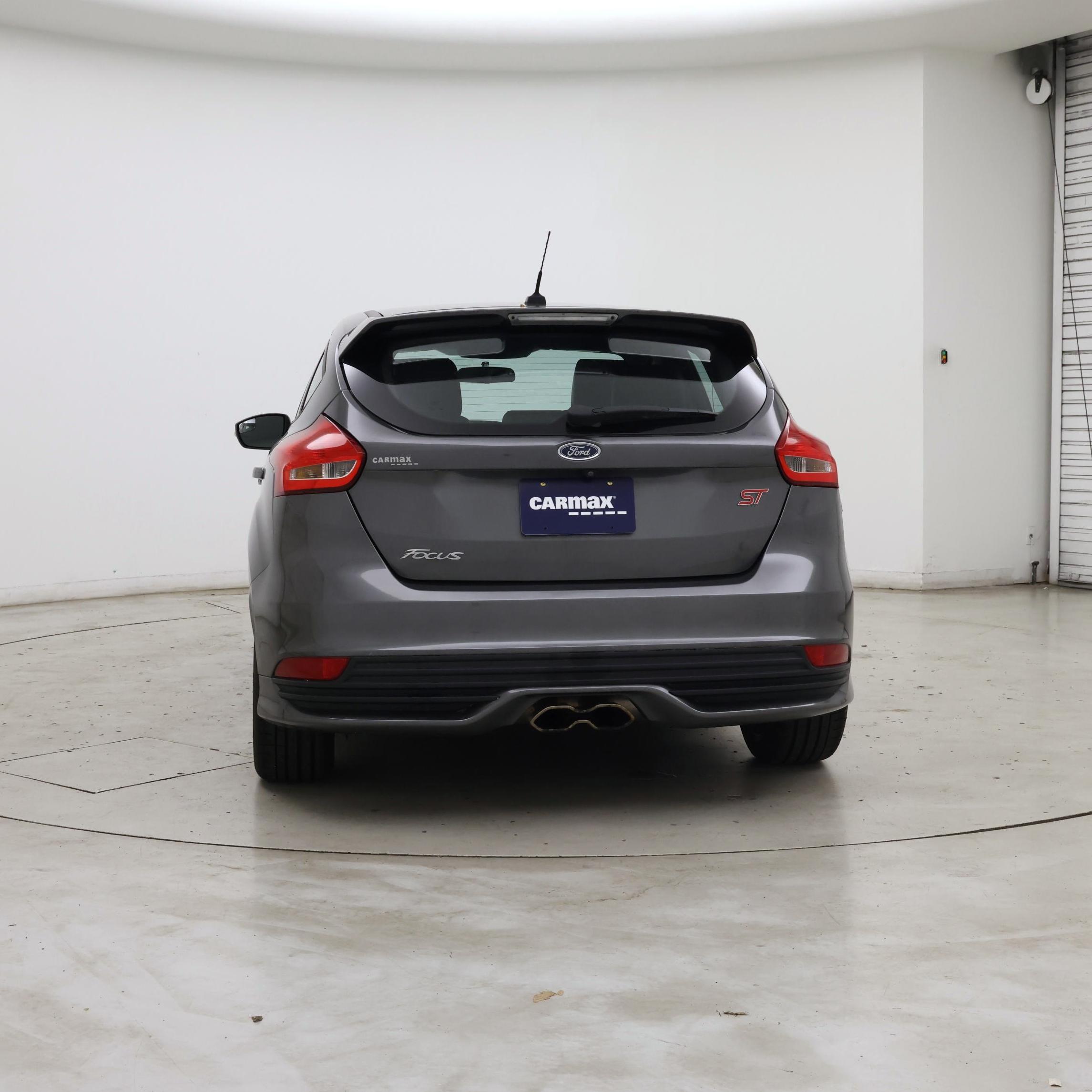Thumbnail: 2016 Ford Focus - 6