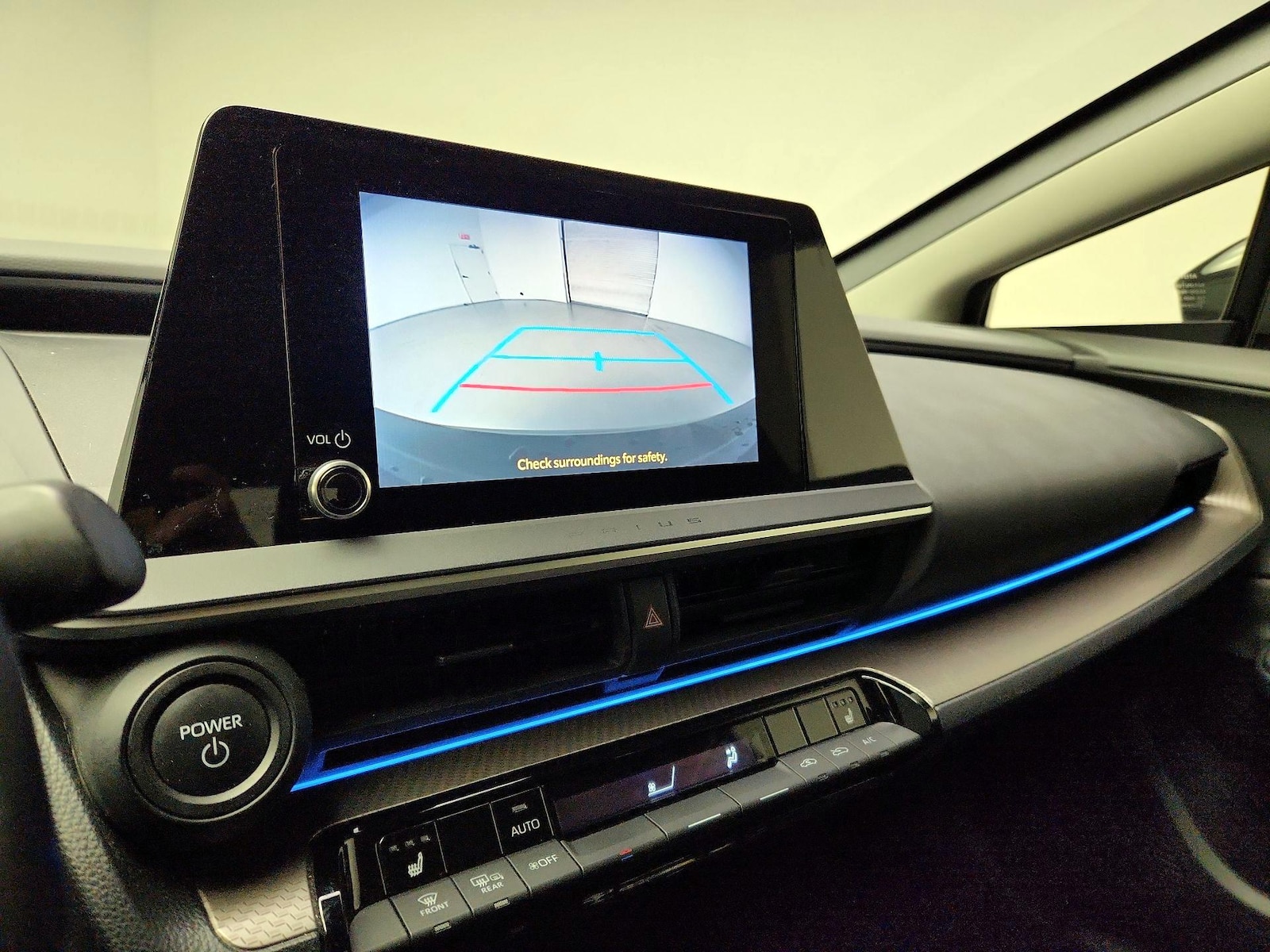 2023 Toyota Prius XLE - Photo 13