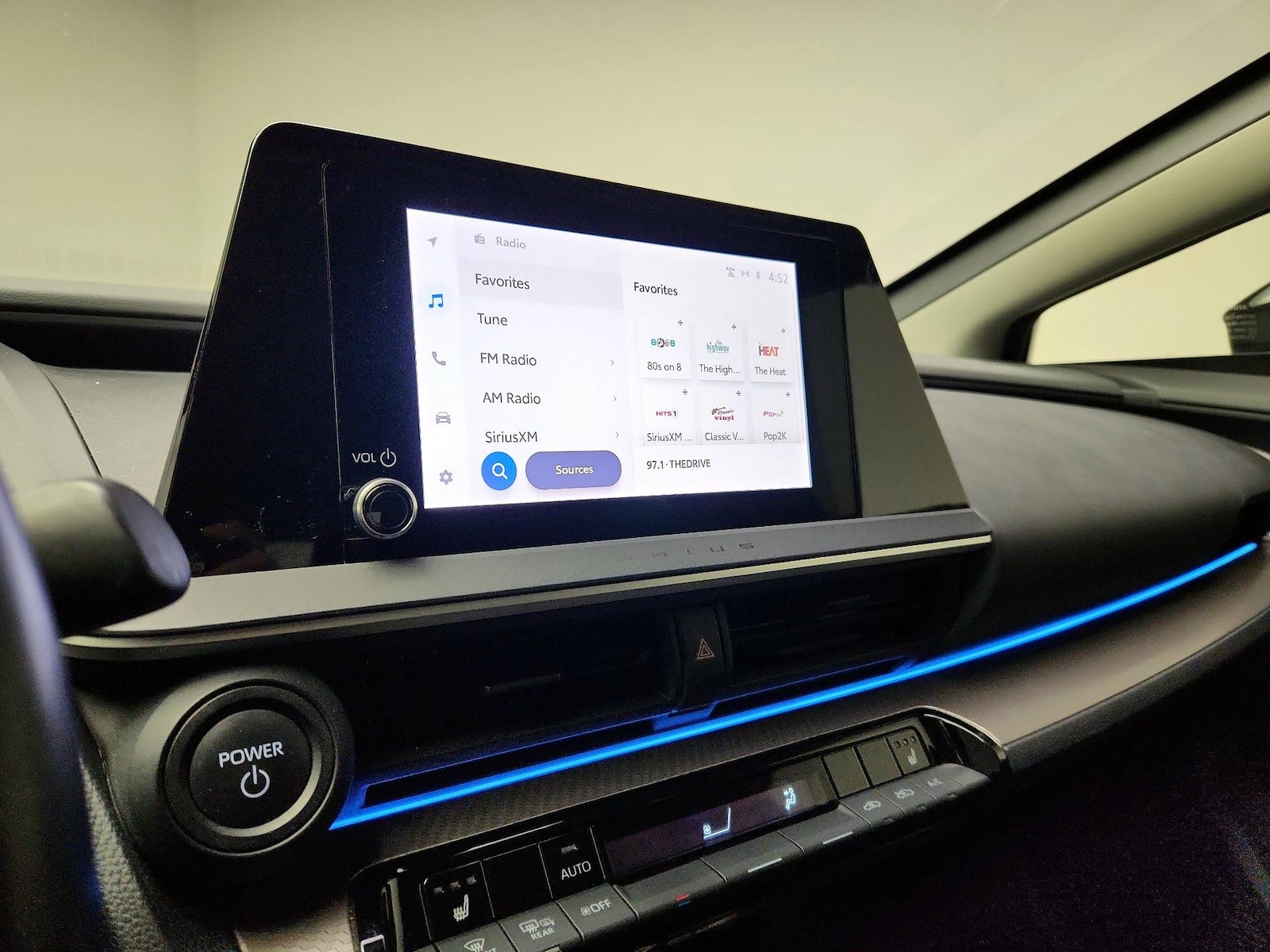 2023 Toyota Prius XLE - Photo 14