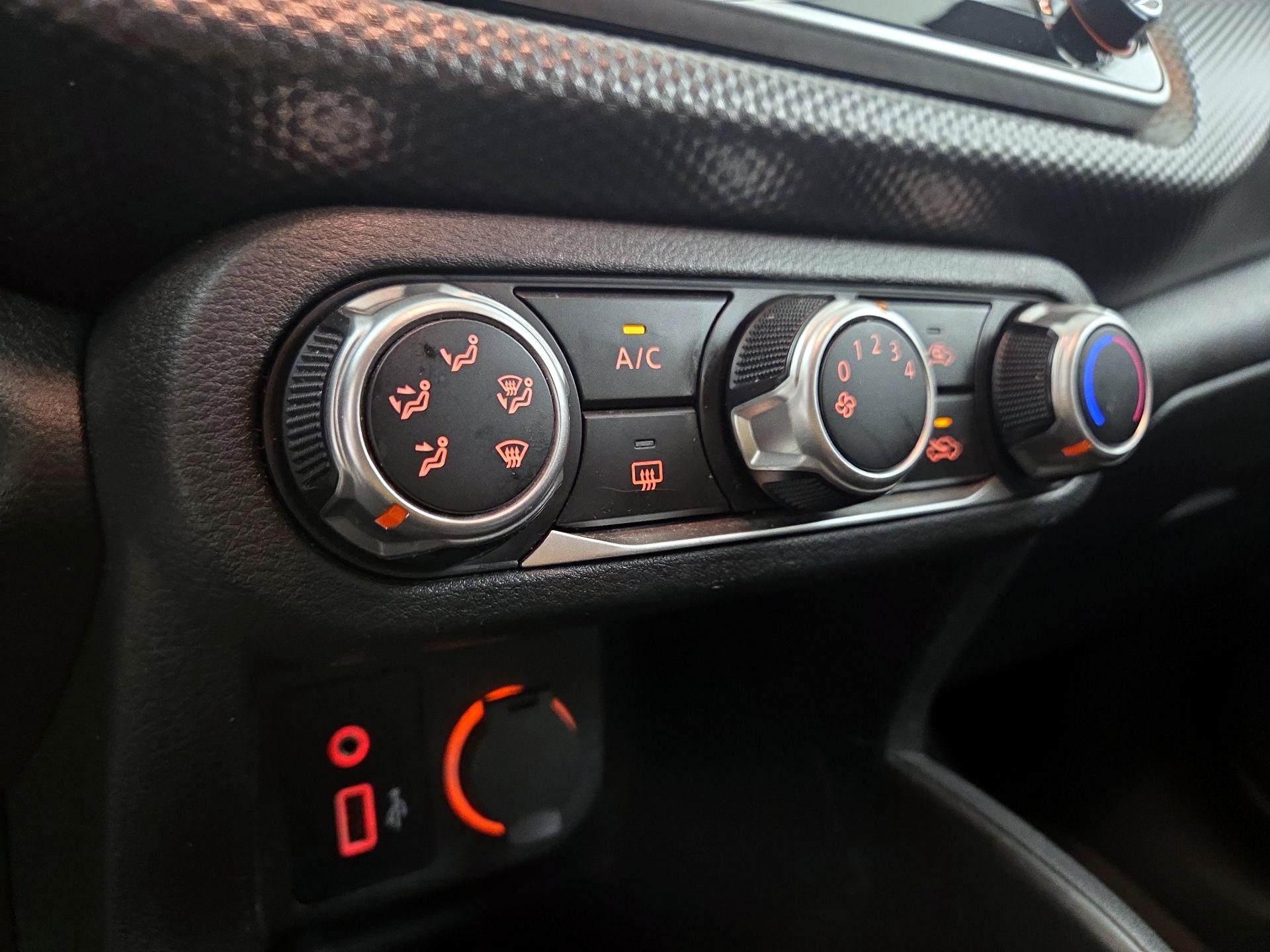 Thumbnail: 2020 Nissan Kicks - 16