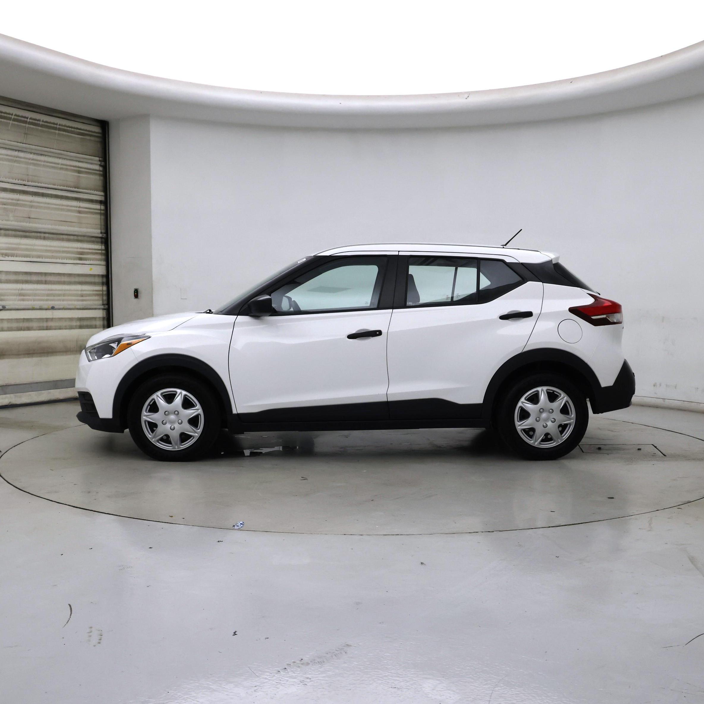 Thumbnail: 2020 Nissan Kicks - 3