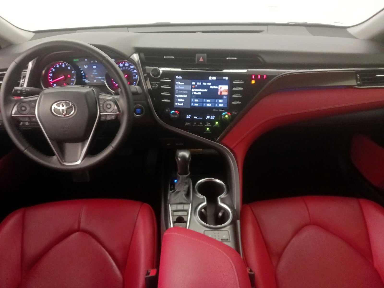 2020 Toyota Camry XSE - Photo 10