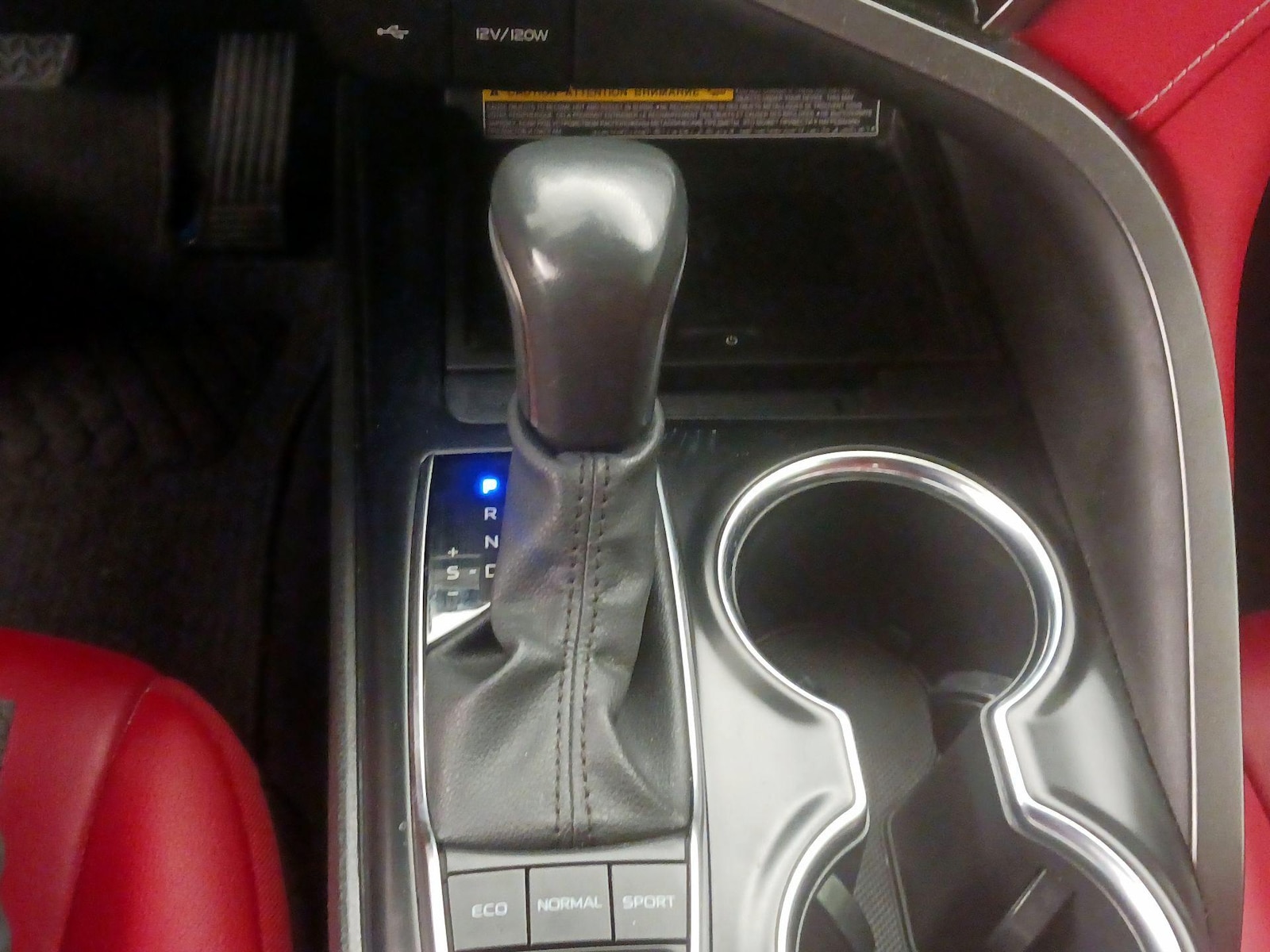 2020 Toyota Camry XSE - Photo 18