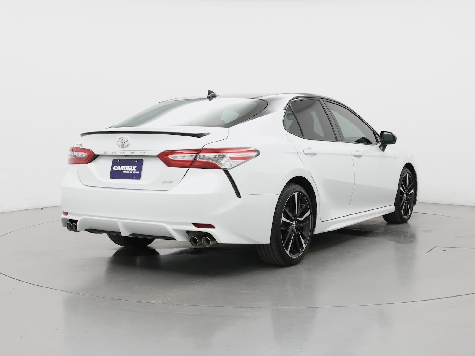 2020 Toyota Camry XSE - Photo 9