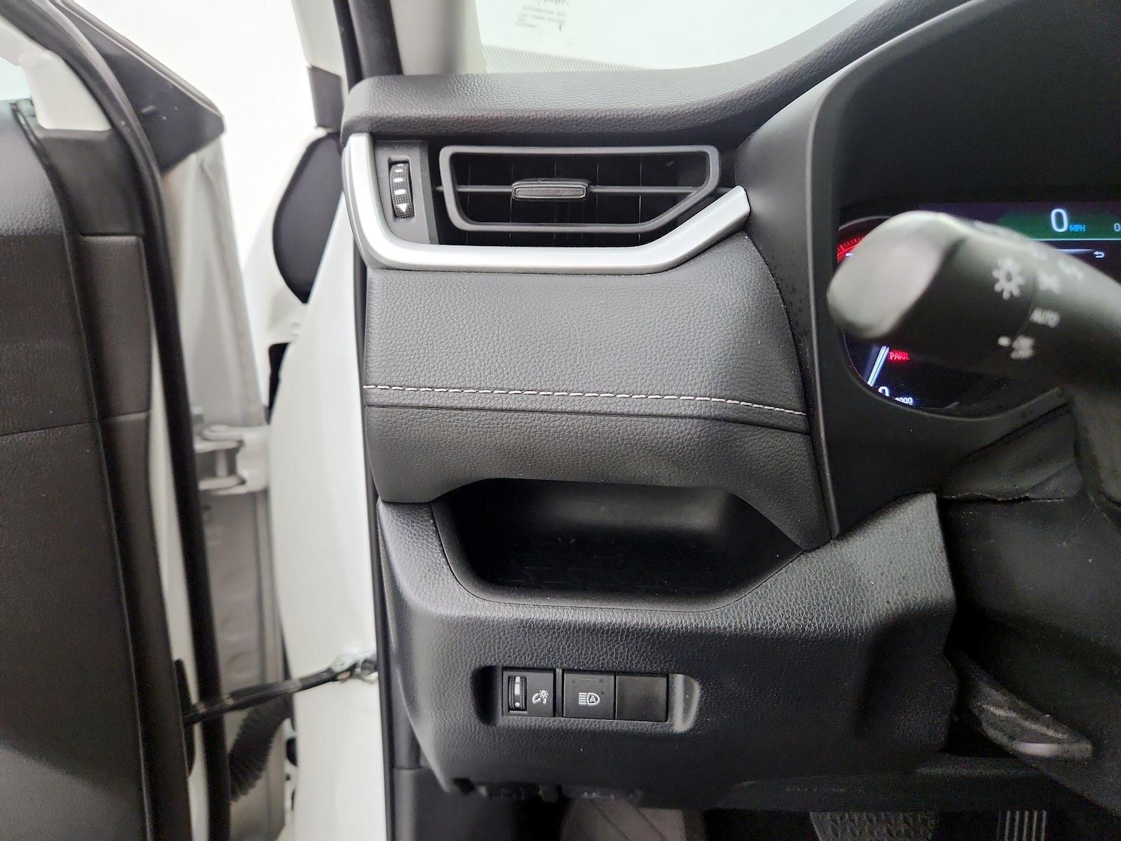 2023 Toyota RAV4 XLE - Photo 14