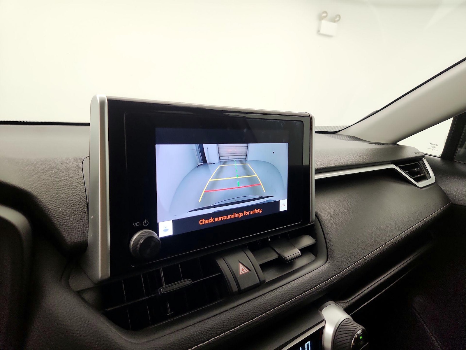 2023 Toyota RAV4 XLE - Photo 16