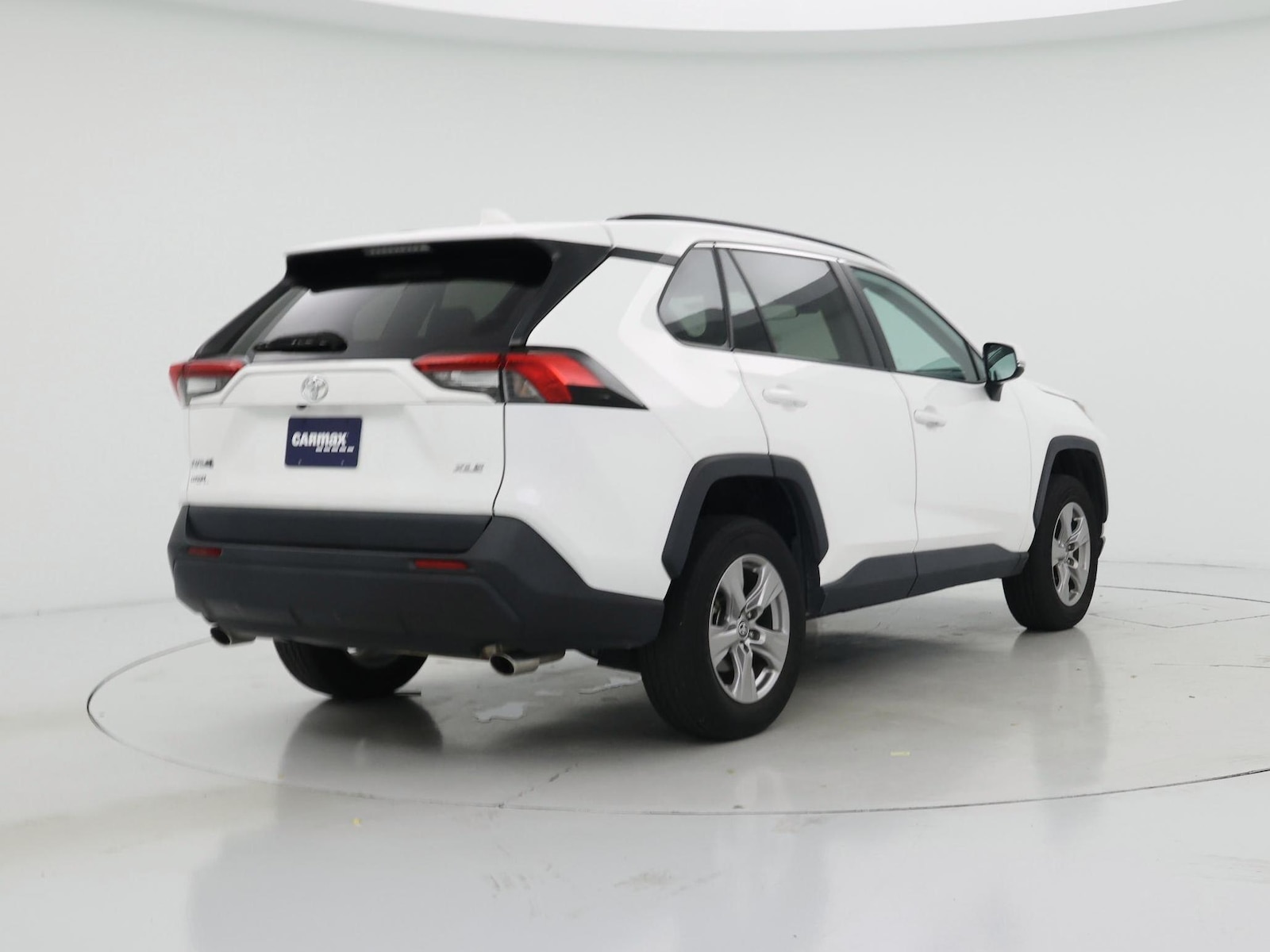 2023 Toyota RAV4 XLE - Photo 9