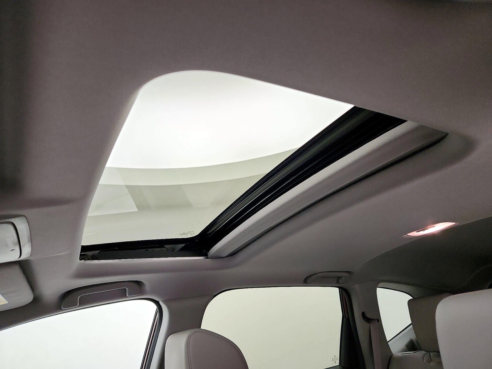 Sunroof(s) & Overhead Airbags