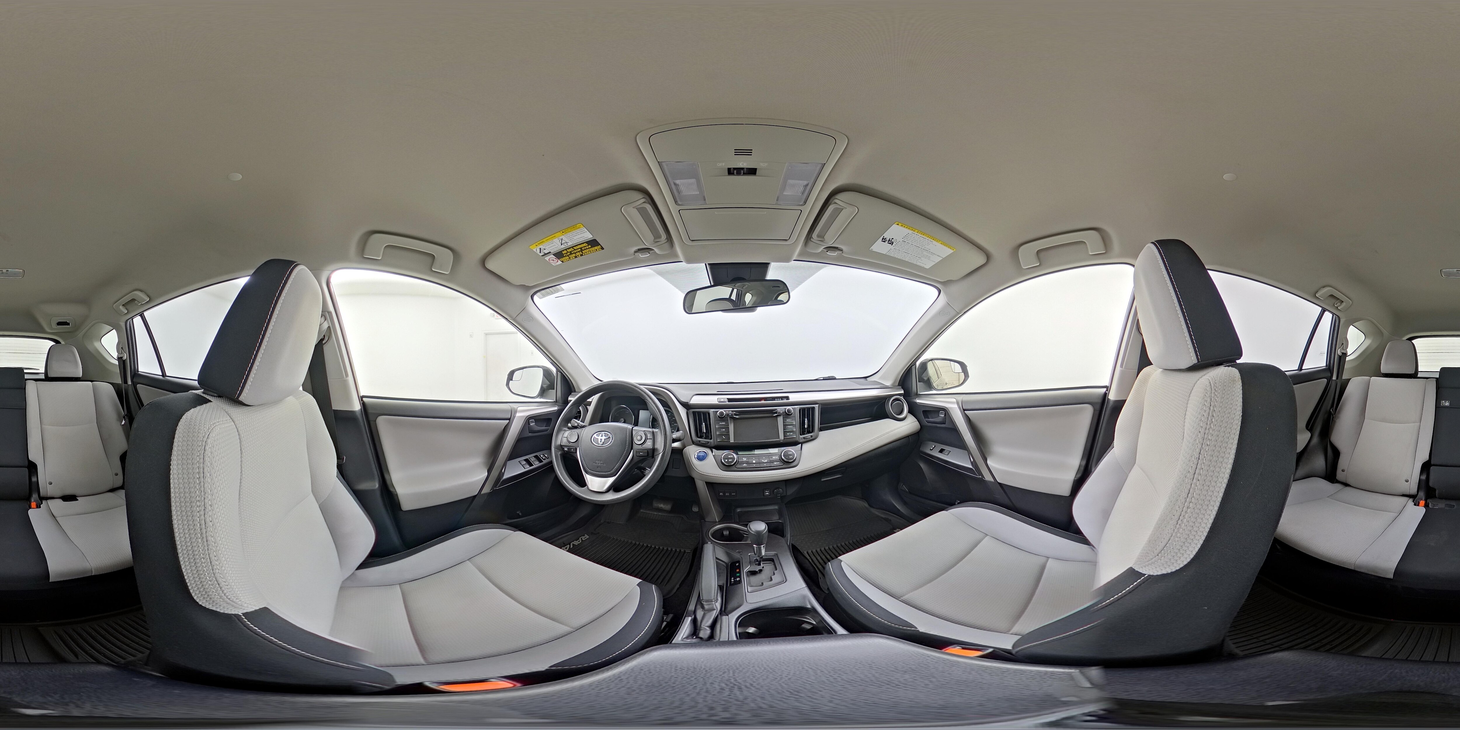 2018 Toyota RAV4 LE - Photo 24