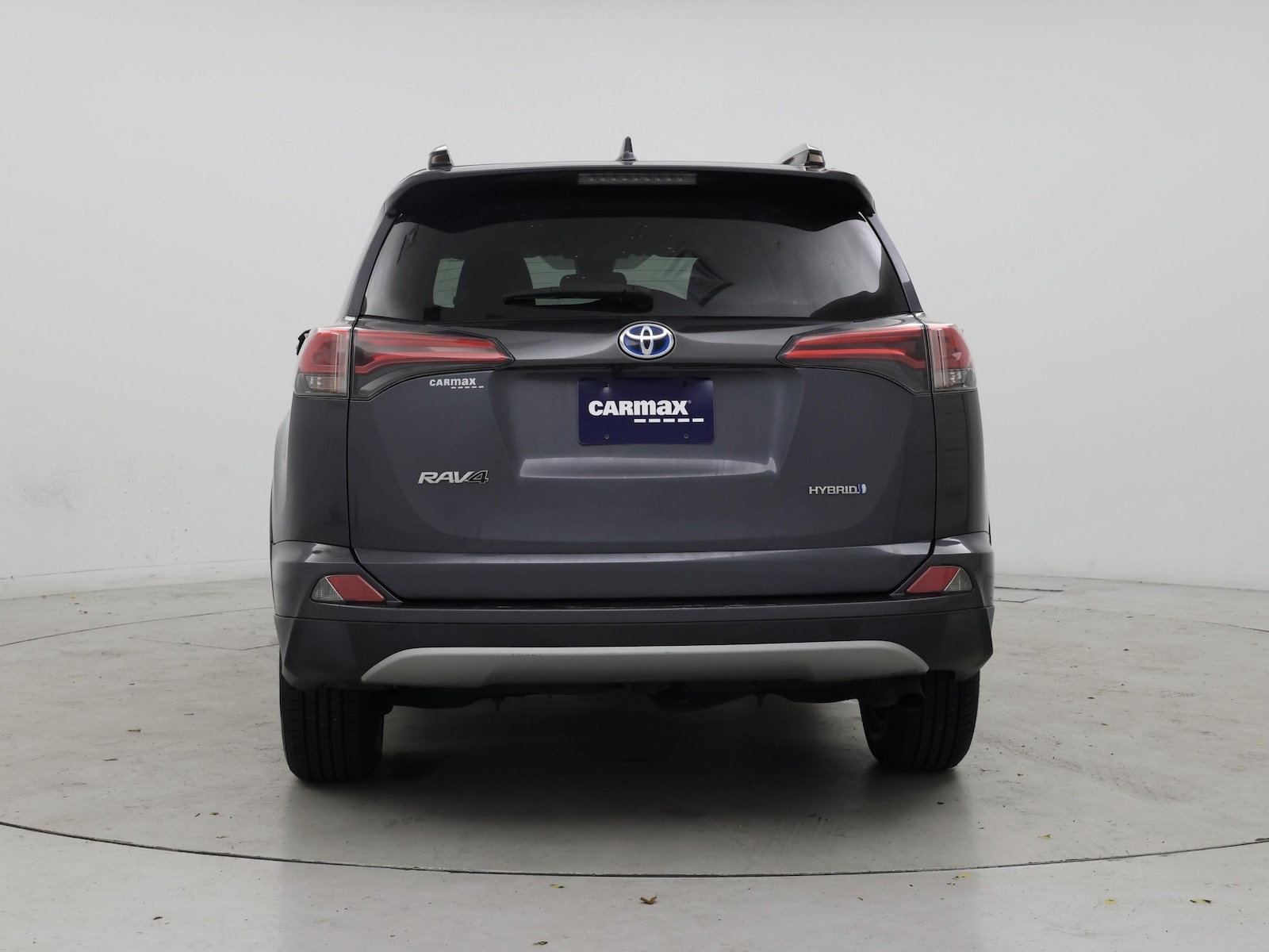 2018 Toyota RAV4 LE - Photo 7
