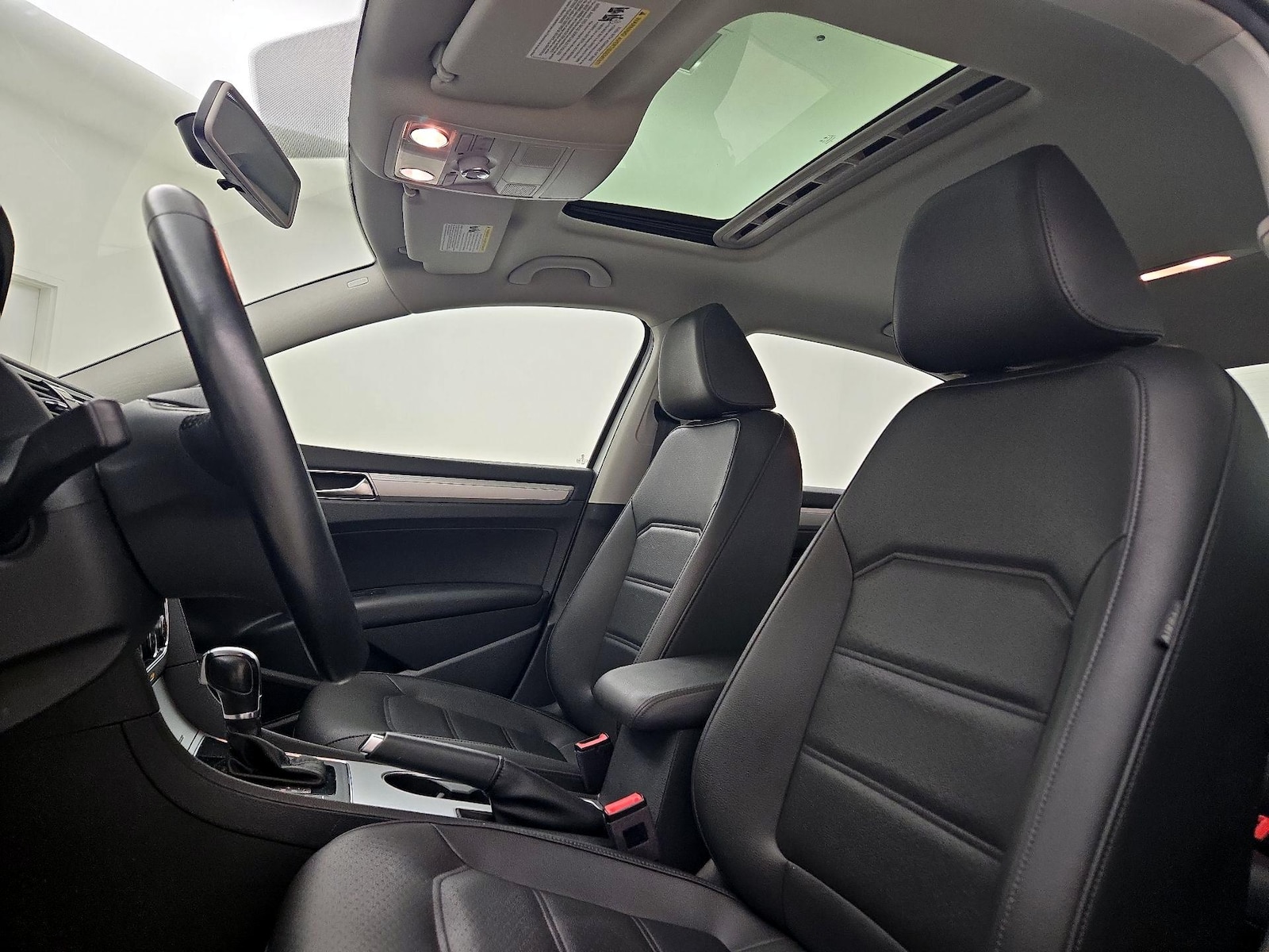 Sunroof(s) & Overhead Airbags