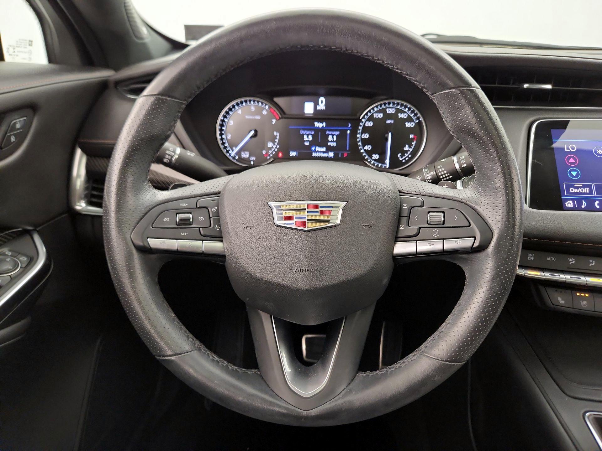 Thumbnail: 2021 Cadillac XT4 - 10