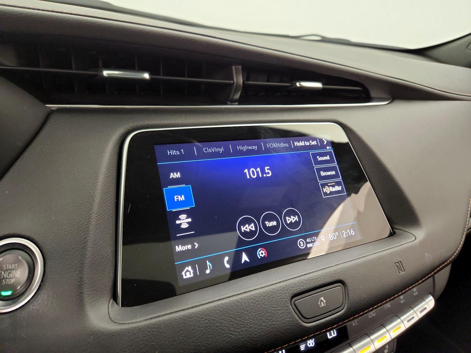 Thumbnail: 2021 Cadillac XT4 - 16