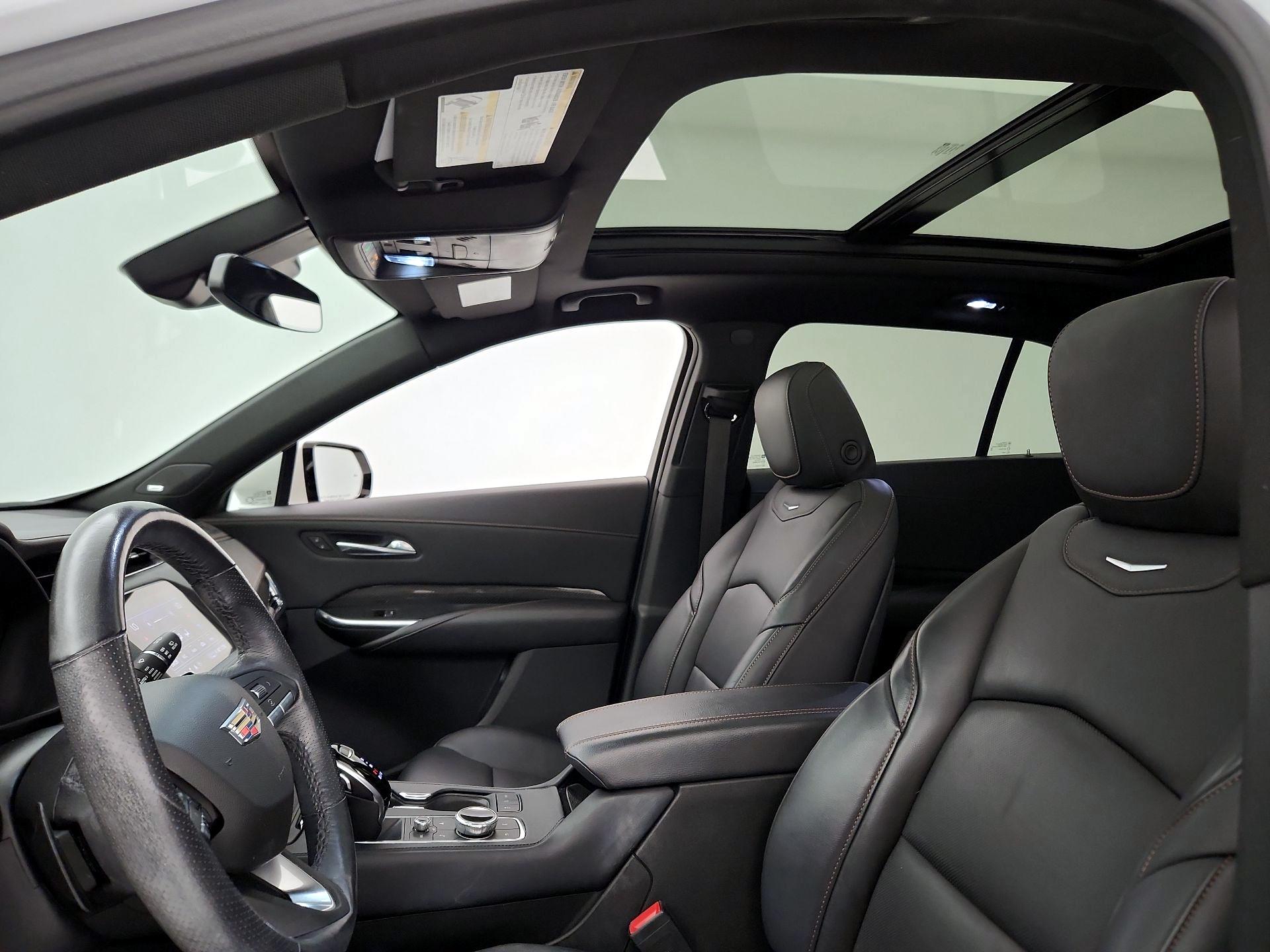 Thumbnail: 2021 Cadillac XT4 - 20
