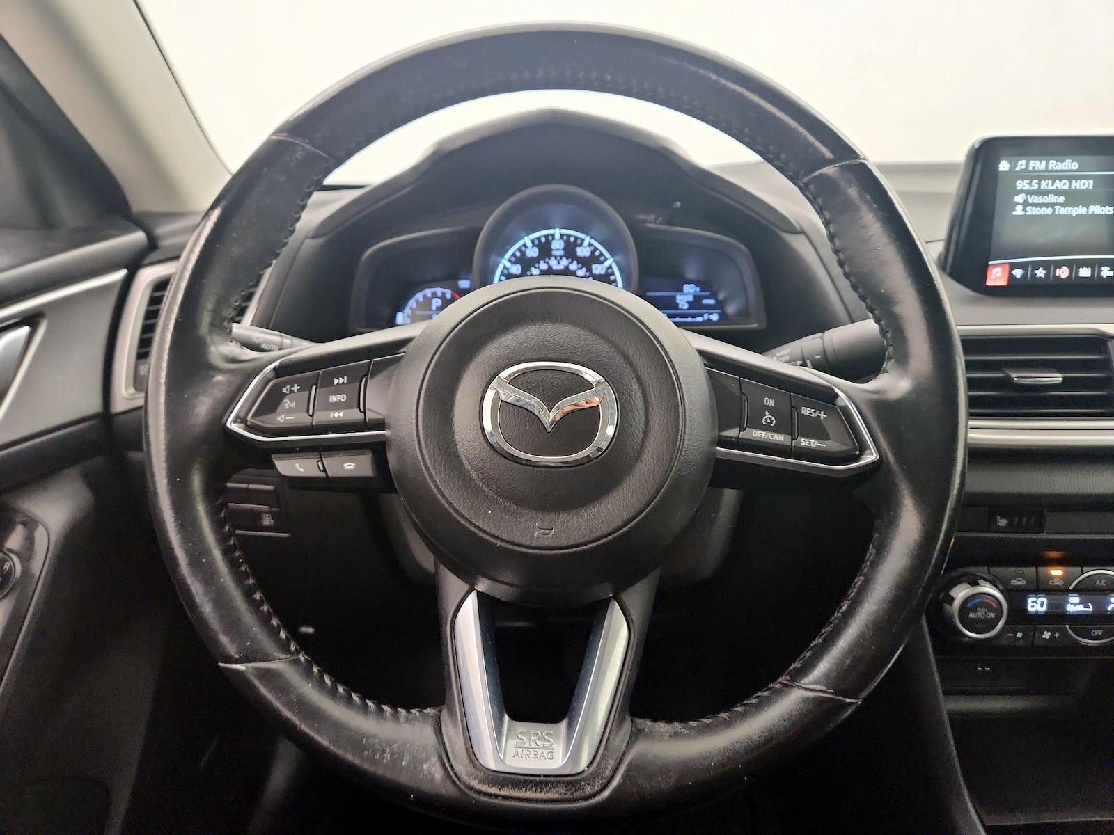 2018 Mazda Mazda3 Touring - Photo 11
