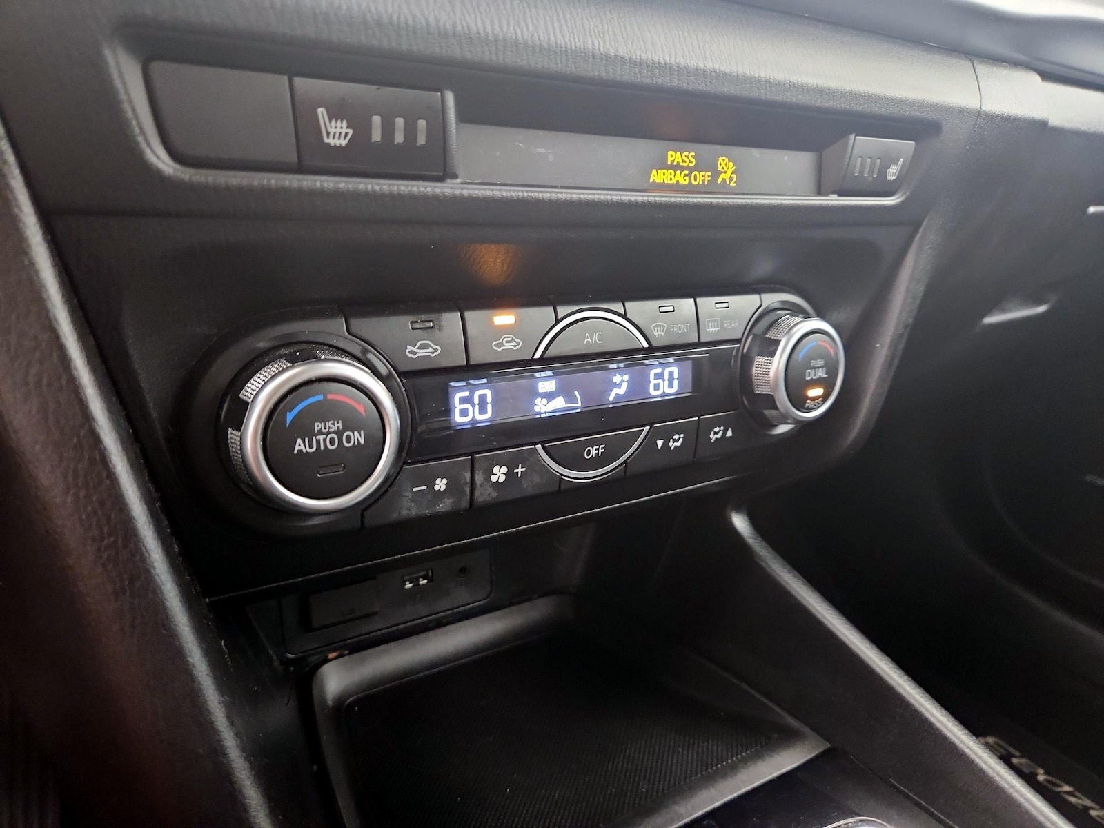 2018 Mazda Mazda3 Touring - Photo 16
