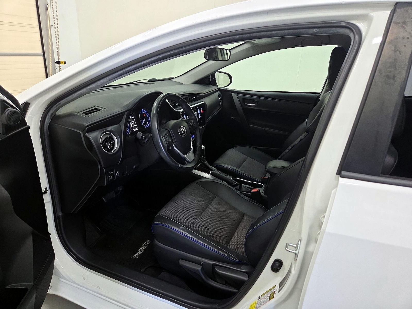 2018 Toyota Corolla SE - Photo 12