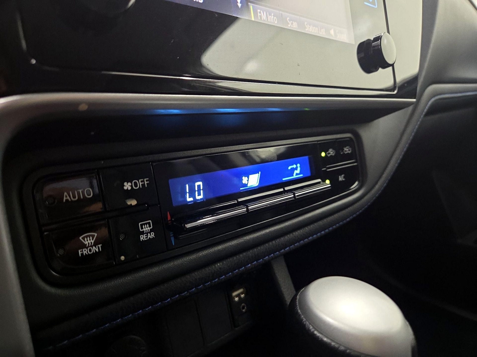 2018 Toyota Corolla SE - Photo 17