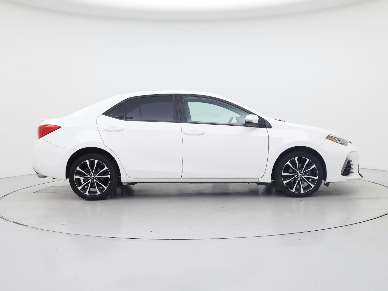 2018 Toyota Corolla SE - Photo 8